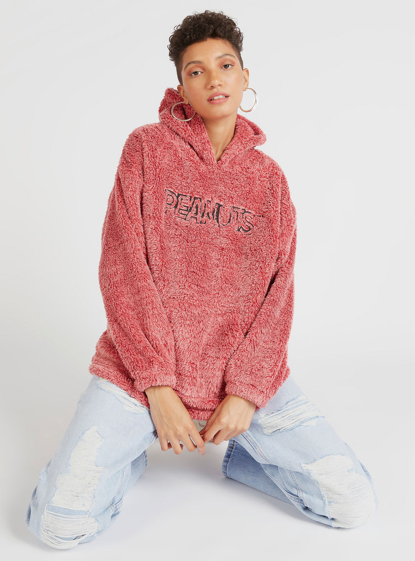 هودي منسوج بأكمام طويلة وجيوب كنغر وتصميم بناتس بارز الملمس-women-winterwear-hoodiesandsweatshirts-hoodies-image-1