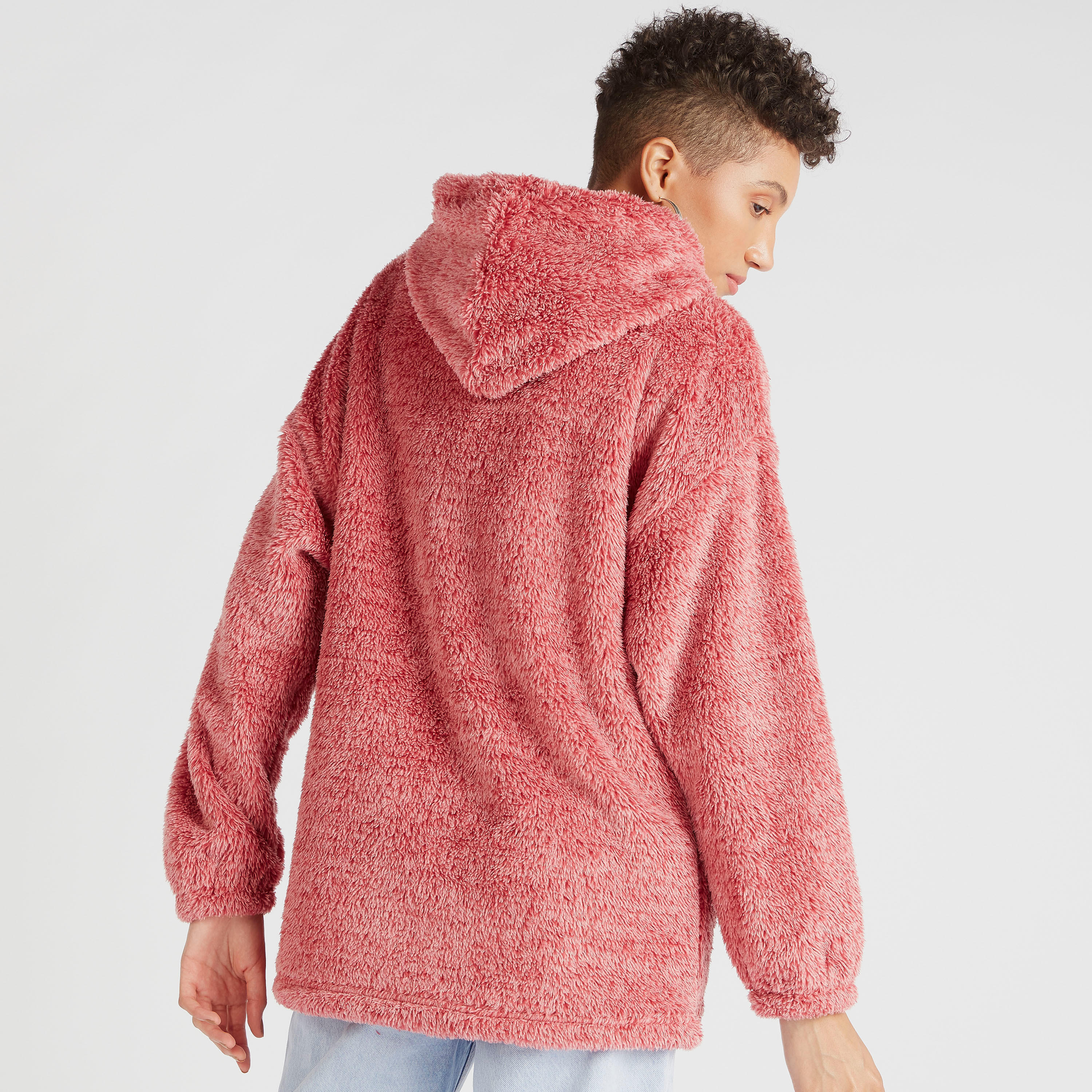 هودي منسوج بأكمام طويلة وجيوب كنغر وتصميم بناتس بارز الملمس-women-winterwear-hoodiesandsweatshirts-hoodies-image-4