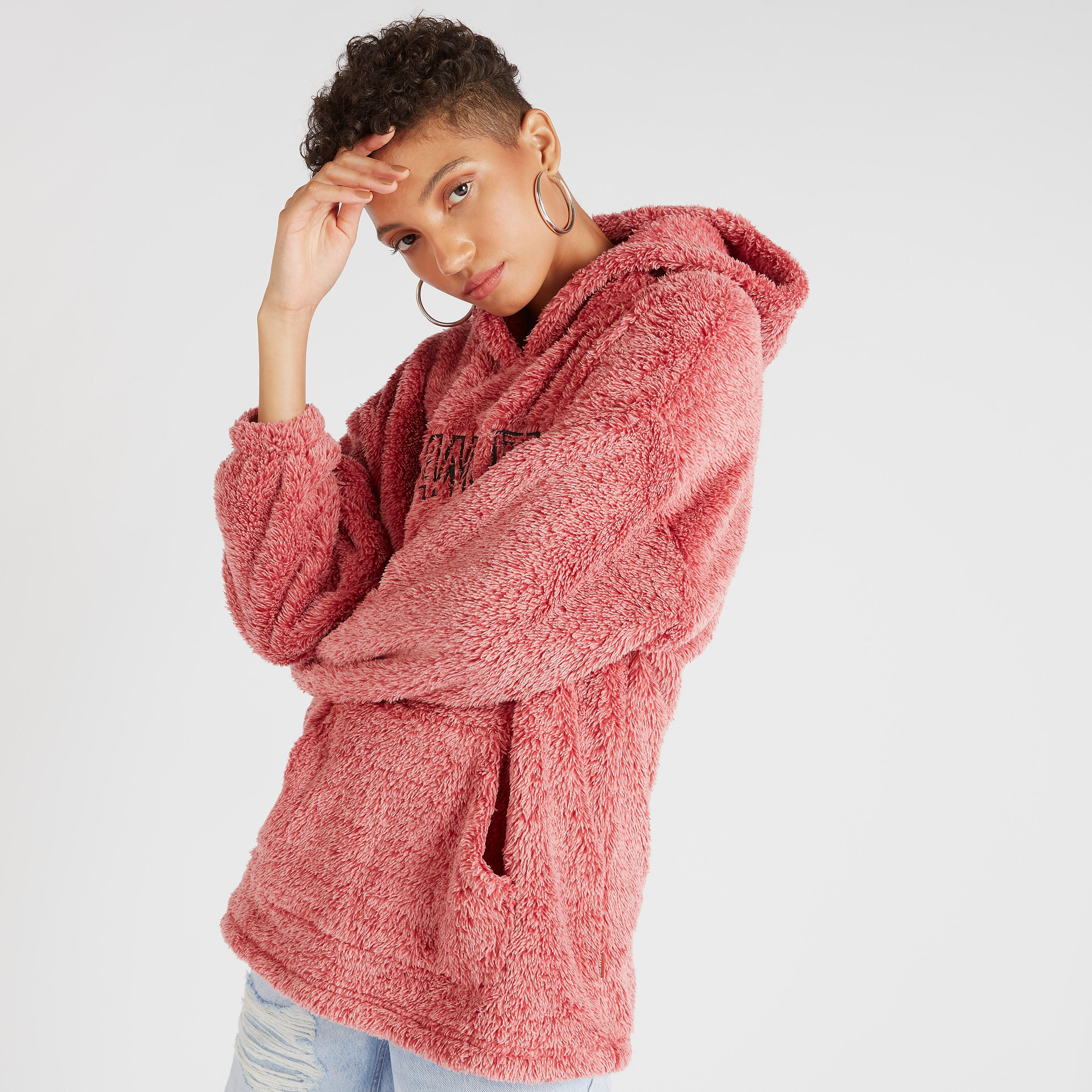 هودي منسوج بأكمام طويلة وجيوب كنغر وتصميم بناتس بارز الملمس-women-winterwear-hoodiesandsweatshirts-hoodies-image-8