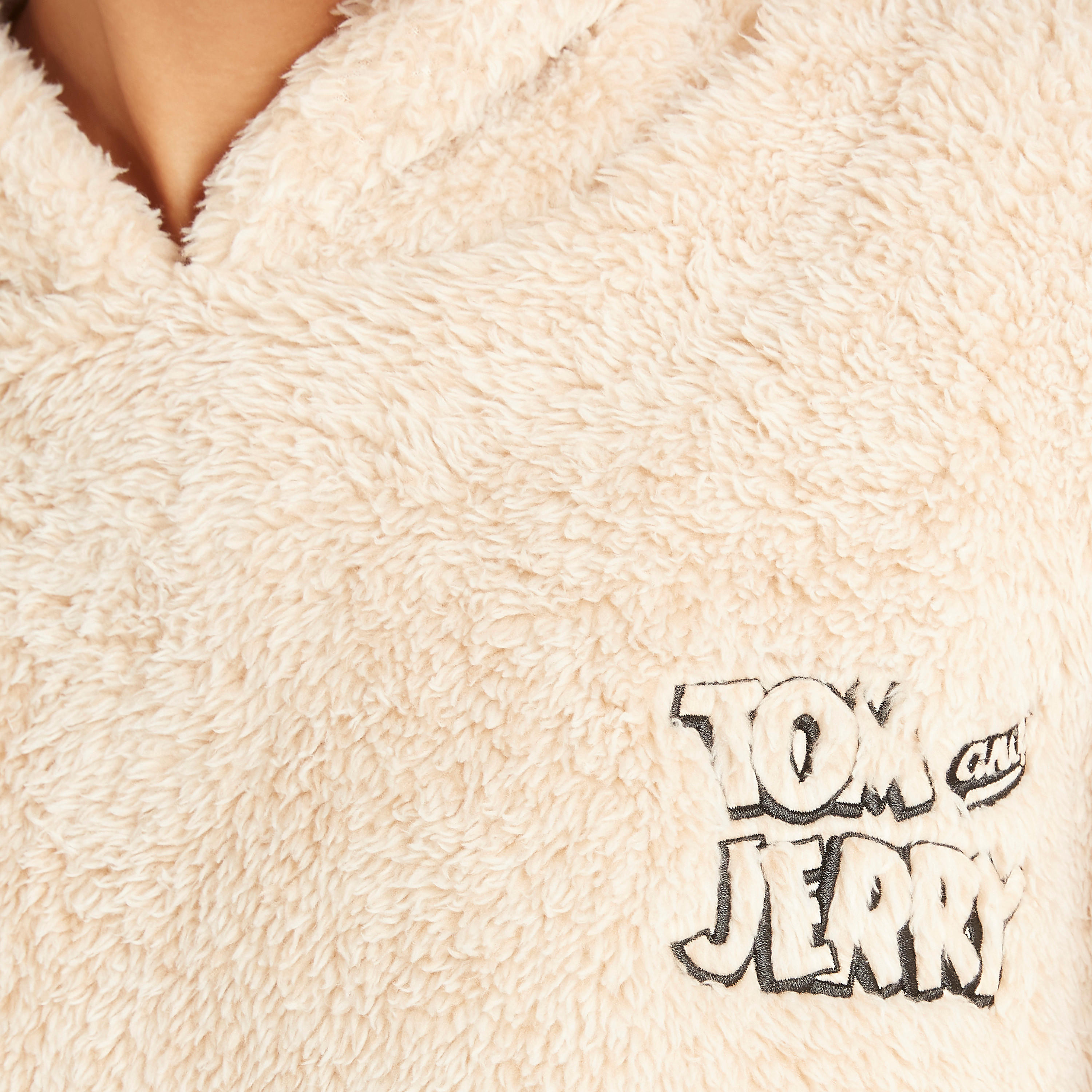هودي بارز الملمس بأكمام طويلة وجيوب كنغر وتصميم توم أند جيري-women-winterwear-hoodiesandsweatshirts-hoodies-image-7