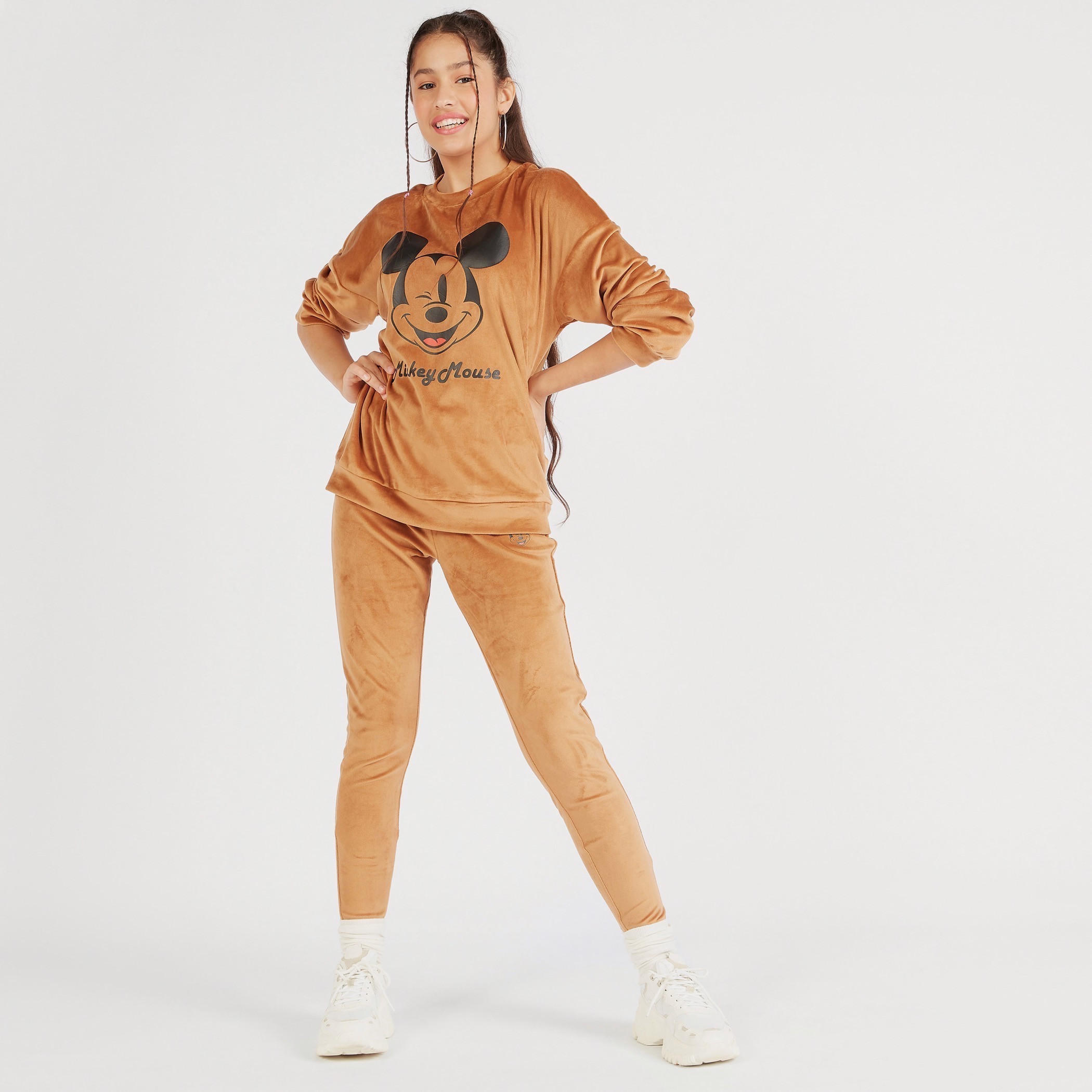 سويت شيرت بياقة ضيقة وأكمام طويلة وطبعات ميكي ماوس-women-winterwear-hoodiesandsweatshirts-sweatshirts-image-2