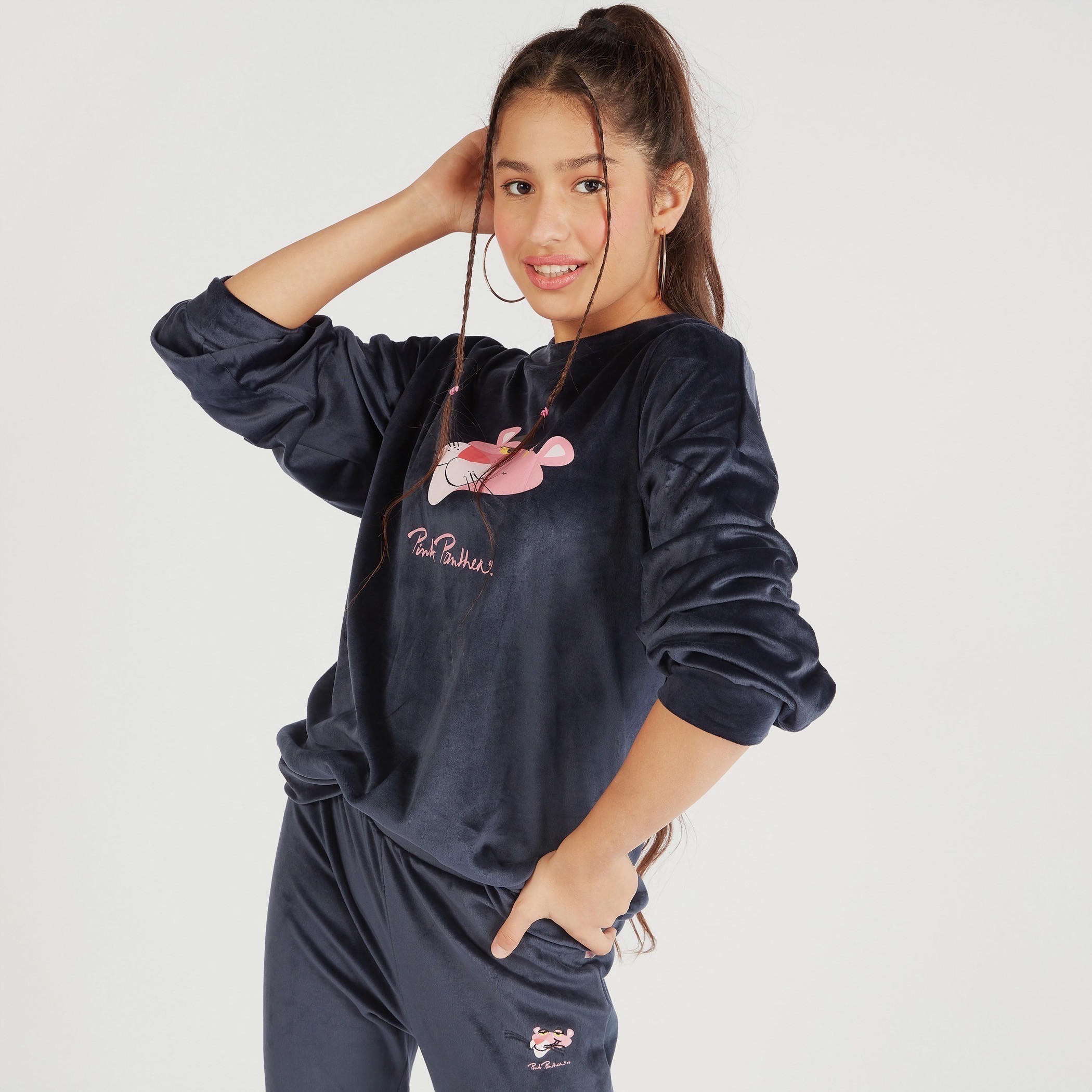 سويت شيرت بارز الملمس بياقة ضيقة وأكمام طويلة وتصميم بينك بانتر-women-winterwear-hoodiesandsweatshirts-sweatshirts-image-5