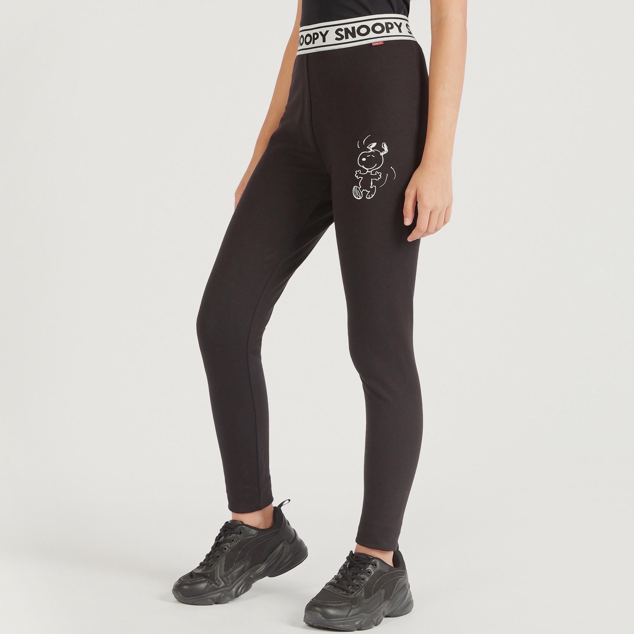 بنطلون ليقنز بخصر مطاطي متوسط الارتفاع وطبعات سنوبي-women-clothing-bottoms-leggings-image-1