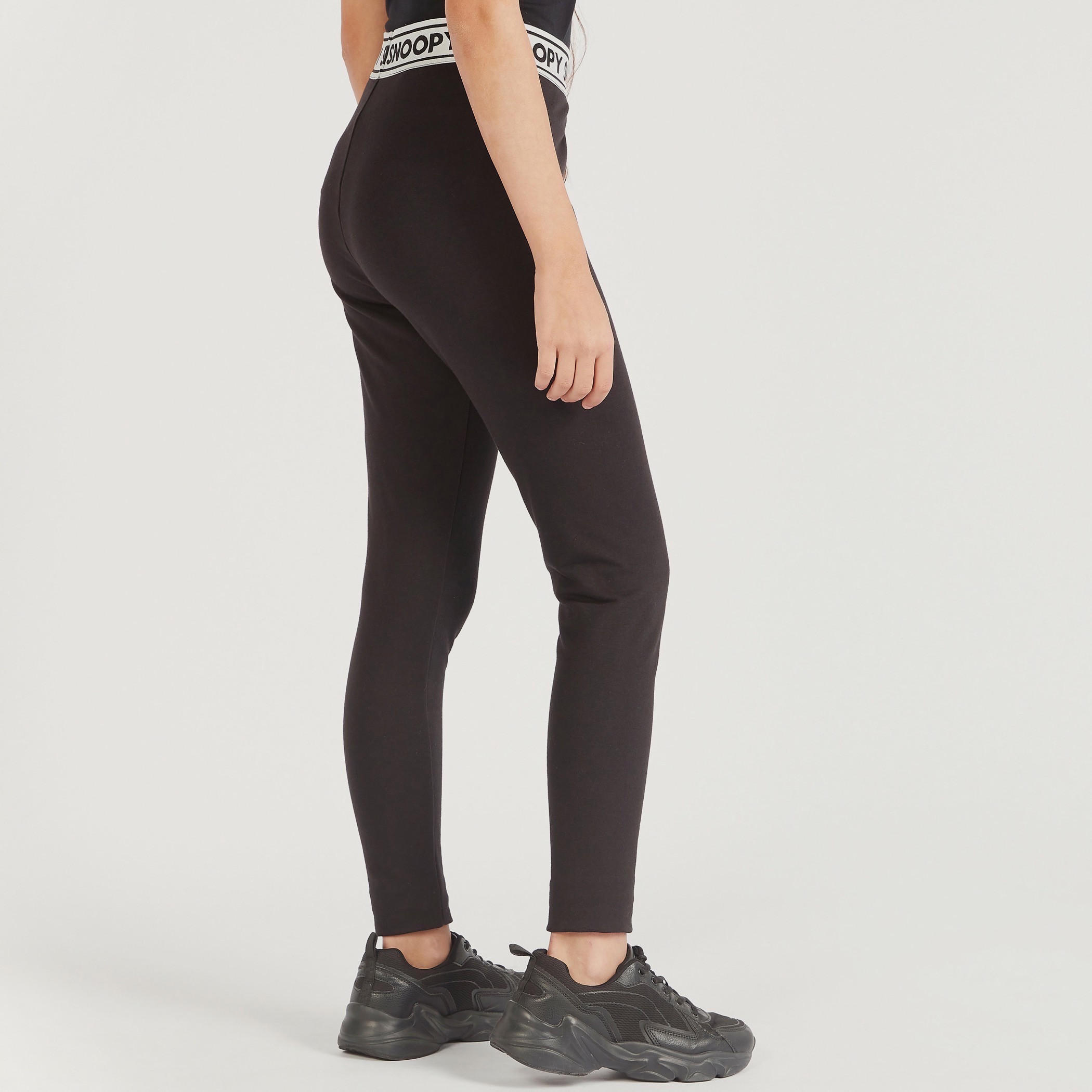 بنطلون ليقنز بخصر مطاطي متوسط الارتفاع وطبعات سنوبي-women-clothing-bottoms-leggings-image-4