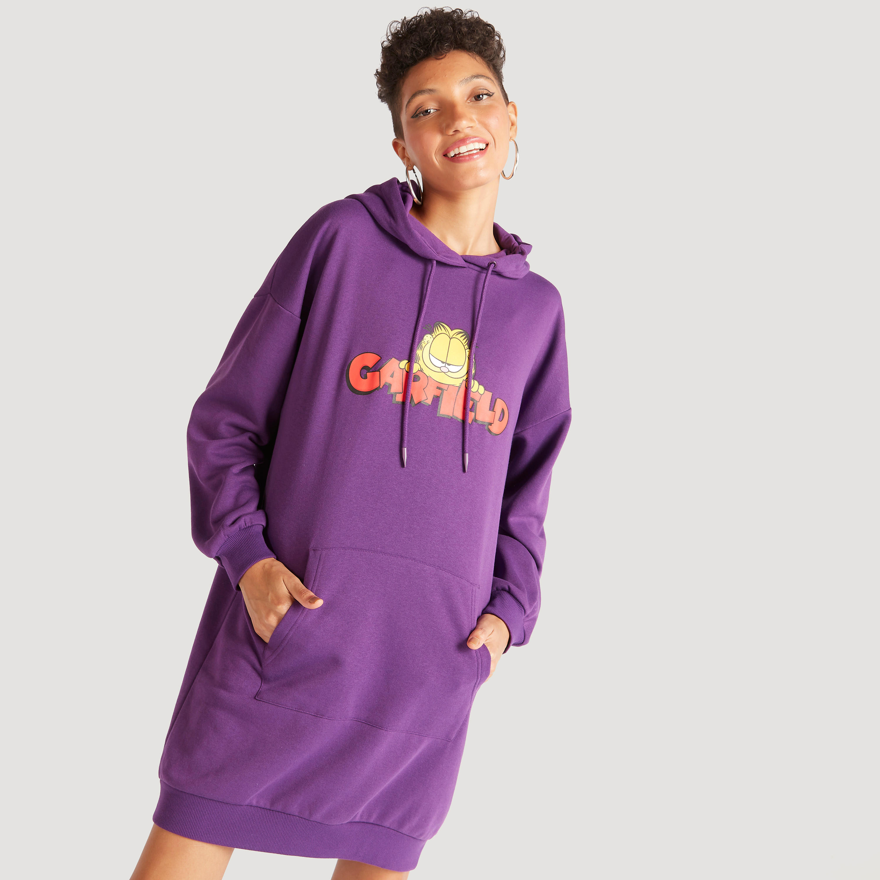 جامبر قصير بطبعات جارفيلد وقبّعة وأكمام طويلة-women-clothing-dresses-image-1