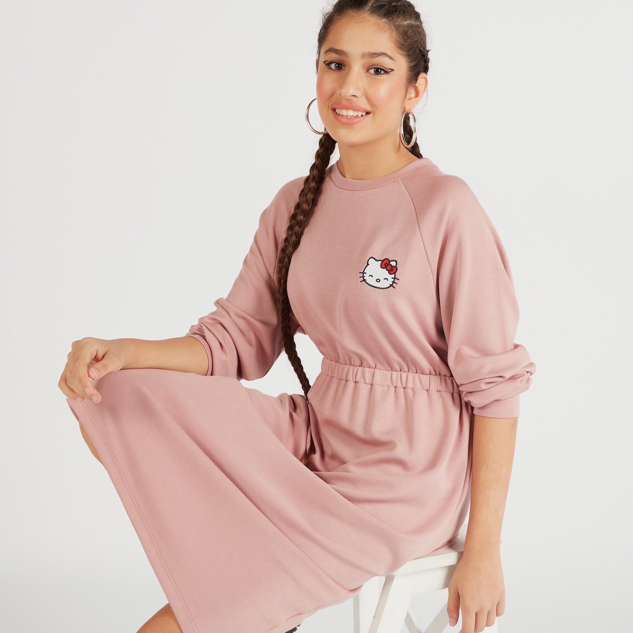 فستان ميدي واسع بتصميم هالو كيتي وأكمام طويلة-women-clothing-dresses-image-1