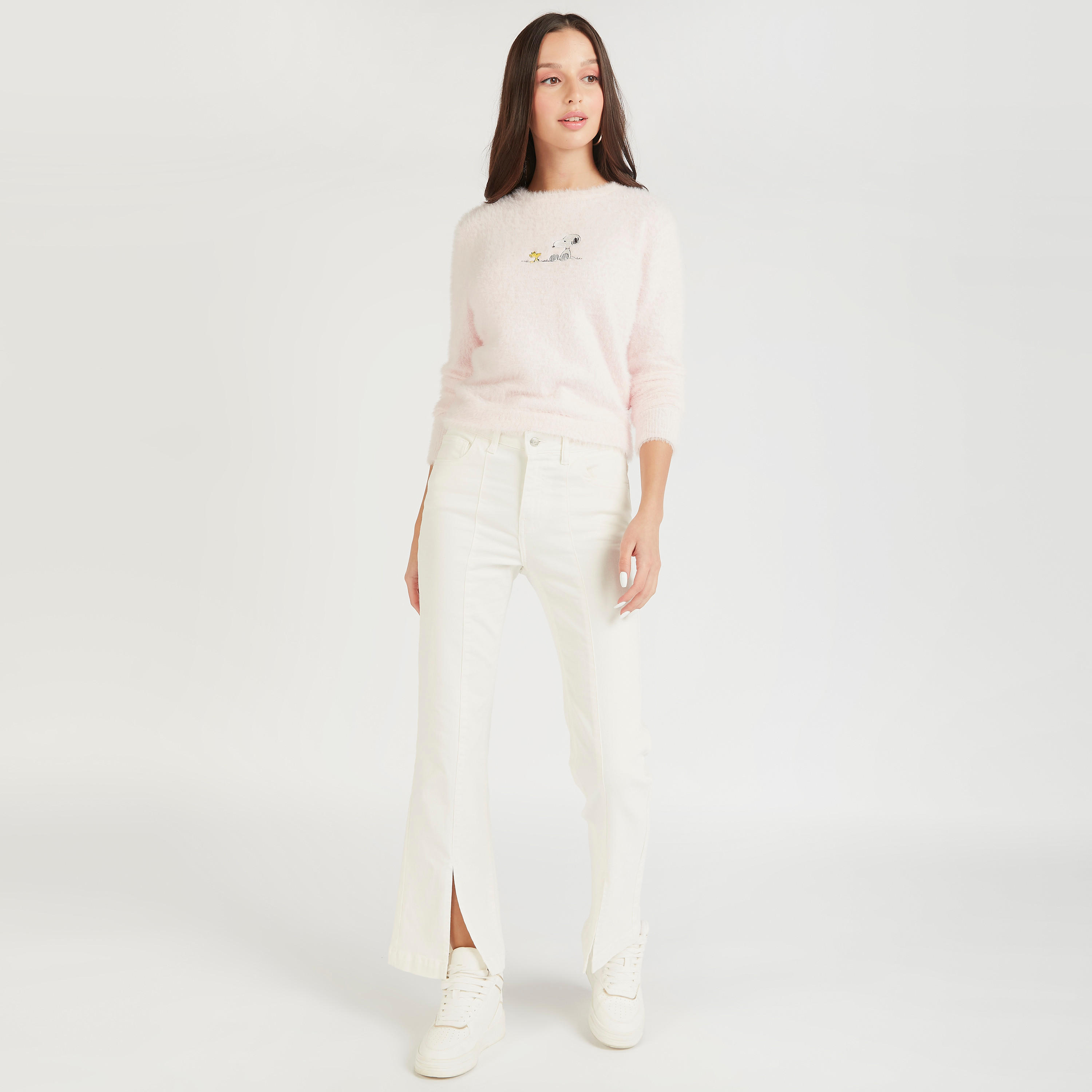 سويت شيرت بياقة ضيقة وأكمام طويلة وطبعات سنوبي بارزة الملمس-women-clothing-cardigansandjumpers-jumpers-image-2
