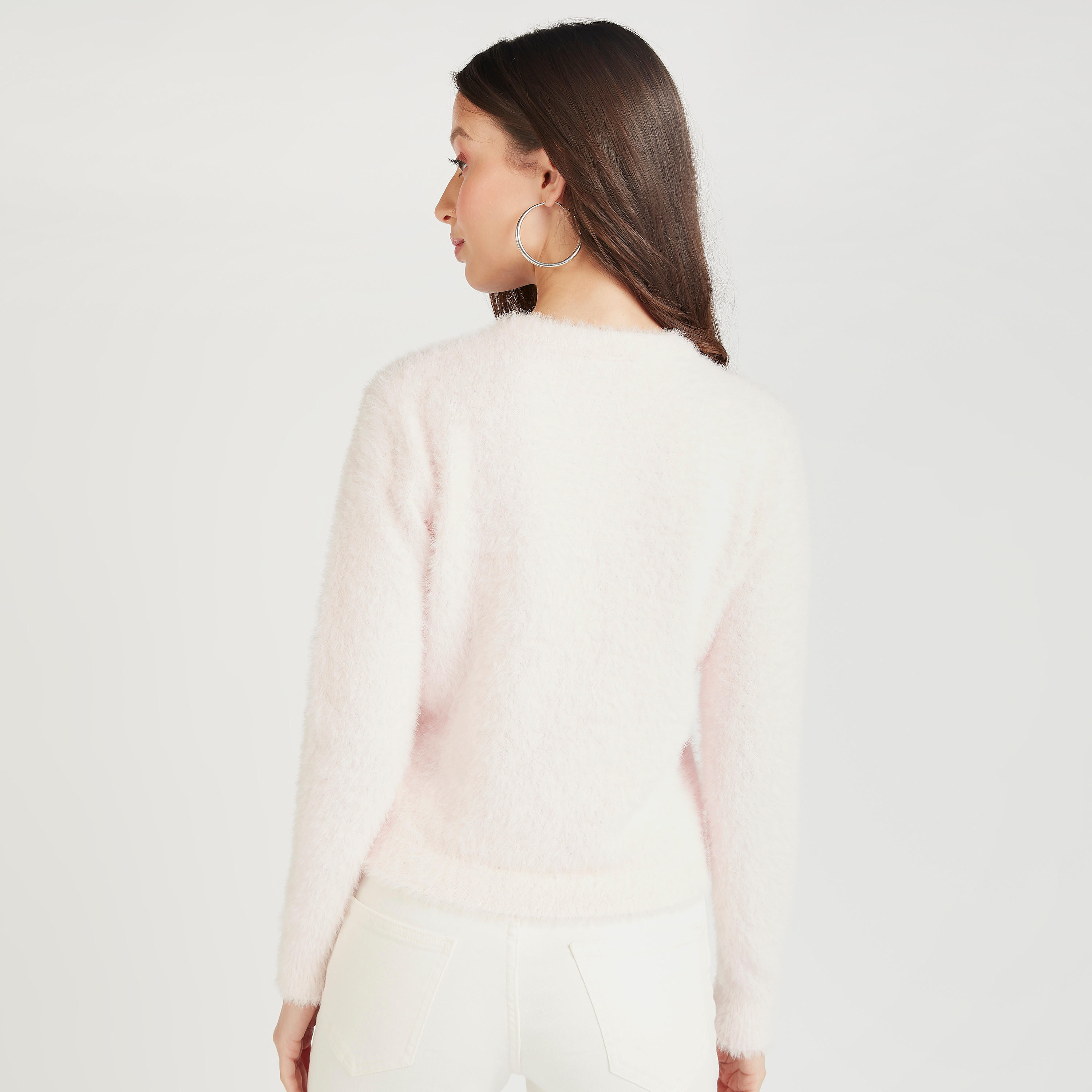 سويت شيرت بياقة ضيقة وأكمام طويلة وطبعات سنوبي بارزة الملمس-women-clothing-cardigansandjumpers-jumpers-image-4