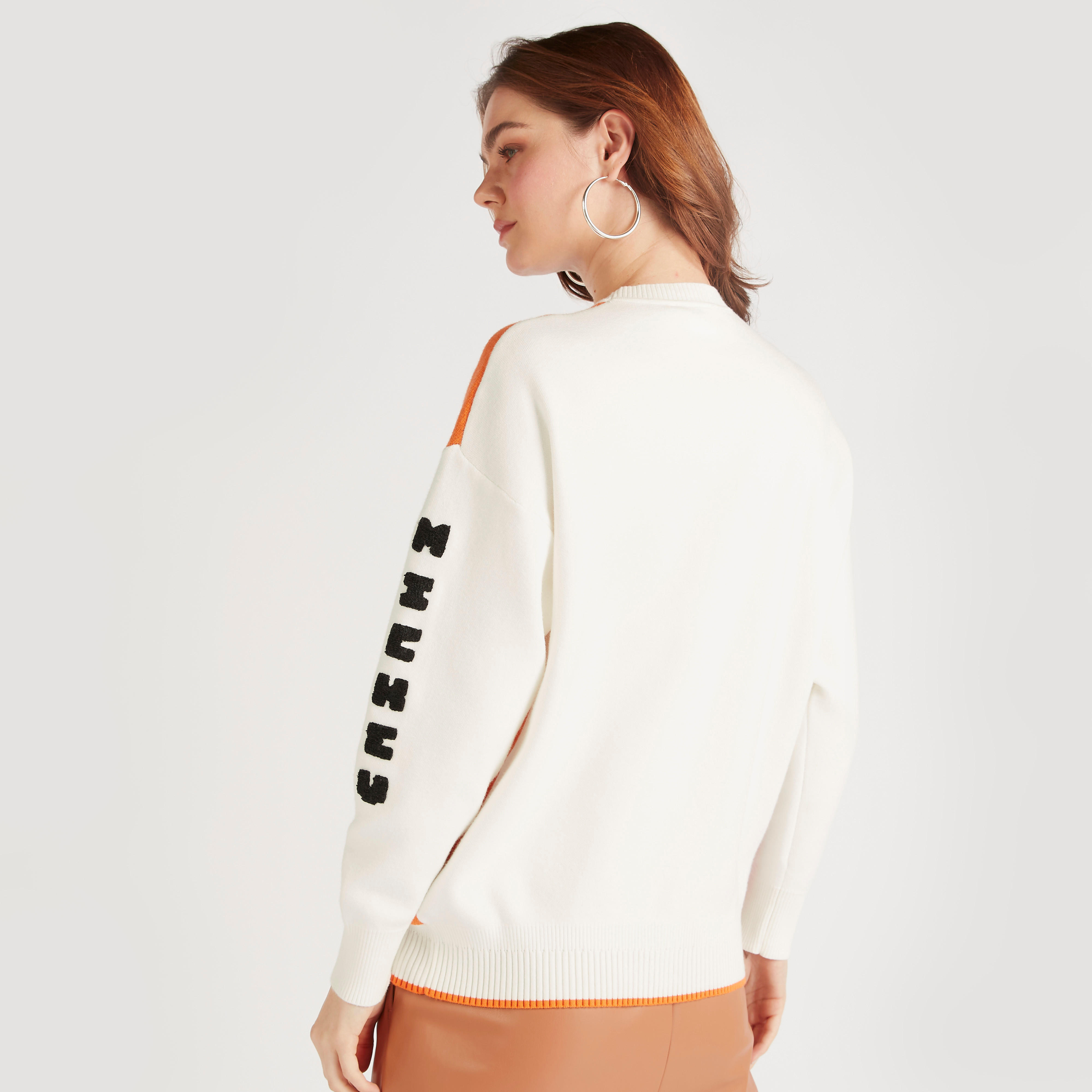 كنزة بارزة الملمس بياقة ضيقة وأكمام طويلة وتصميم ميكي ماوس-women-clothing-cardigansandjumpers-jumpers-image-4