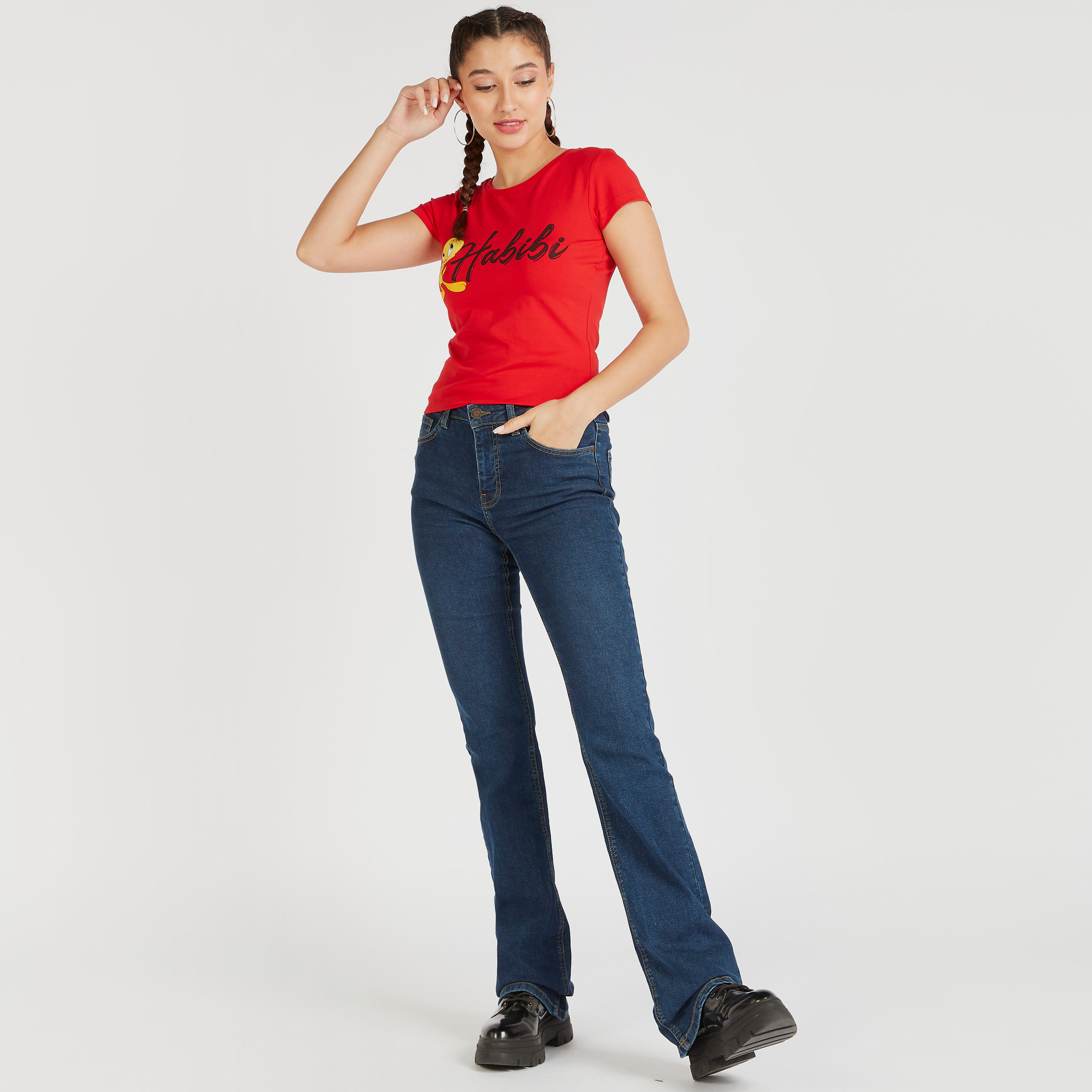 تيشيرت بياقة ضيّقة وأكمام كاب وطبعات تويتي-women-clothing-tshirts-image-2