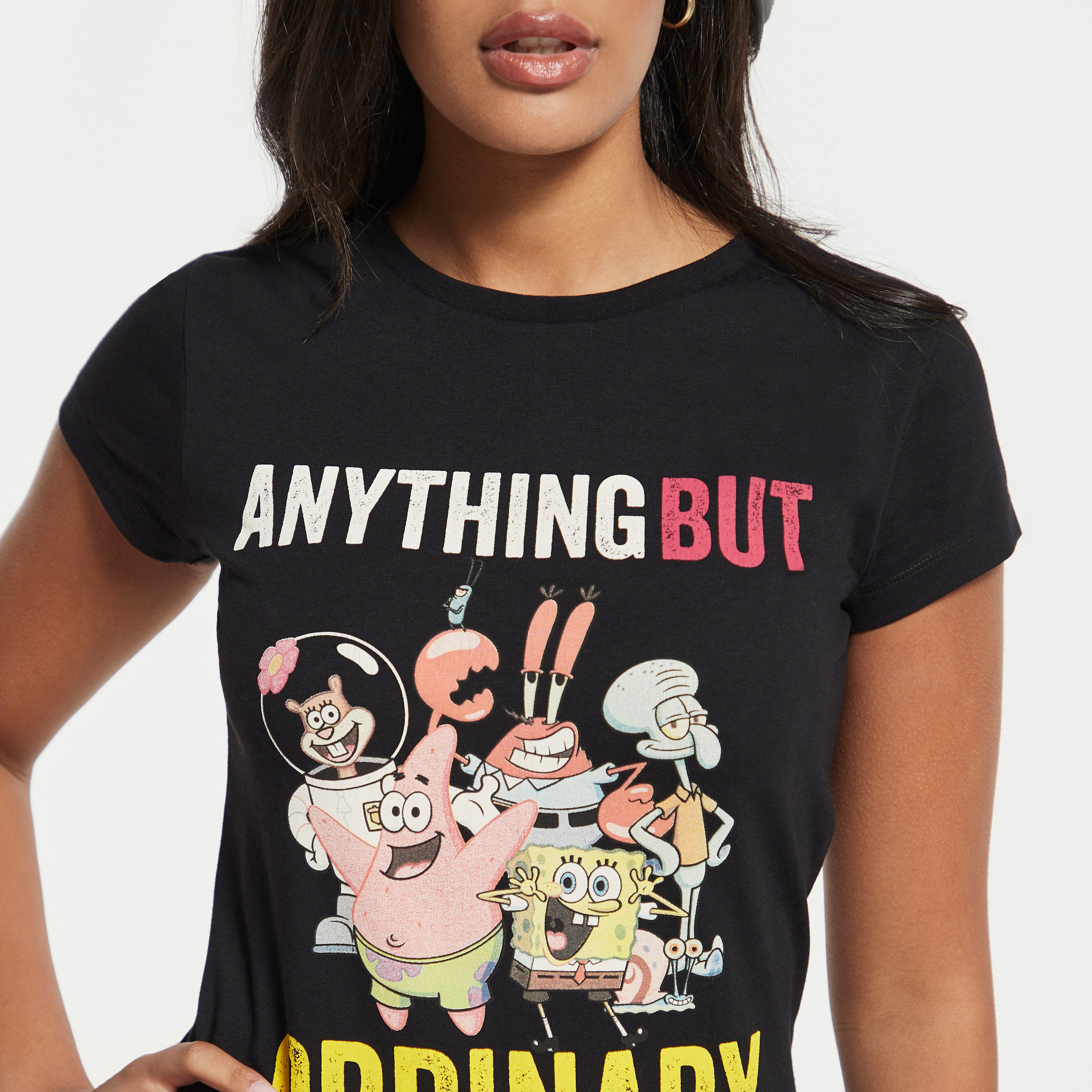 تيشيرت بياقة ضيّقة وأكمام قصيرة وطبعات سبونج بوب-women-clothing-tshirts-image-4