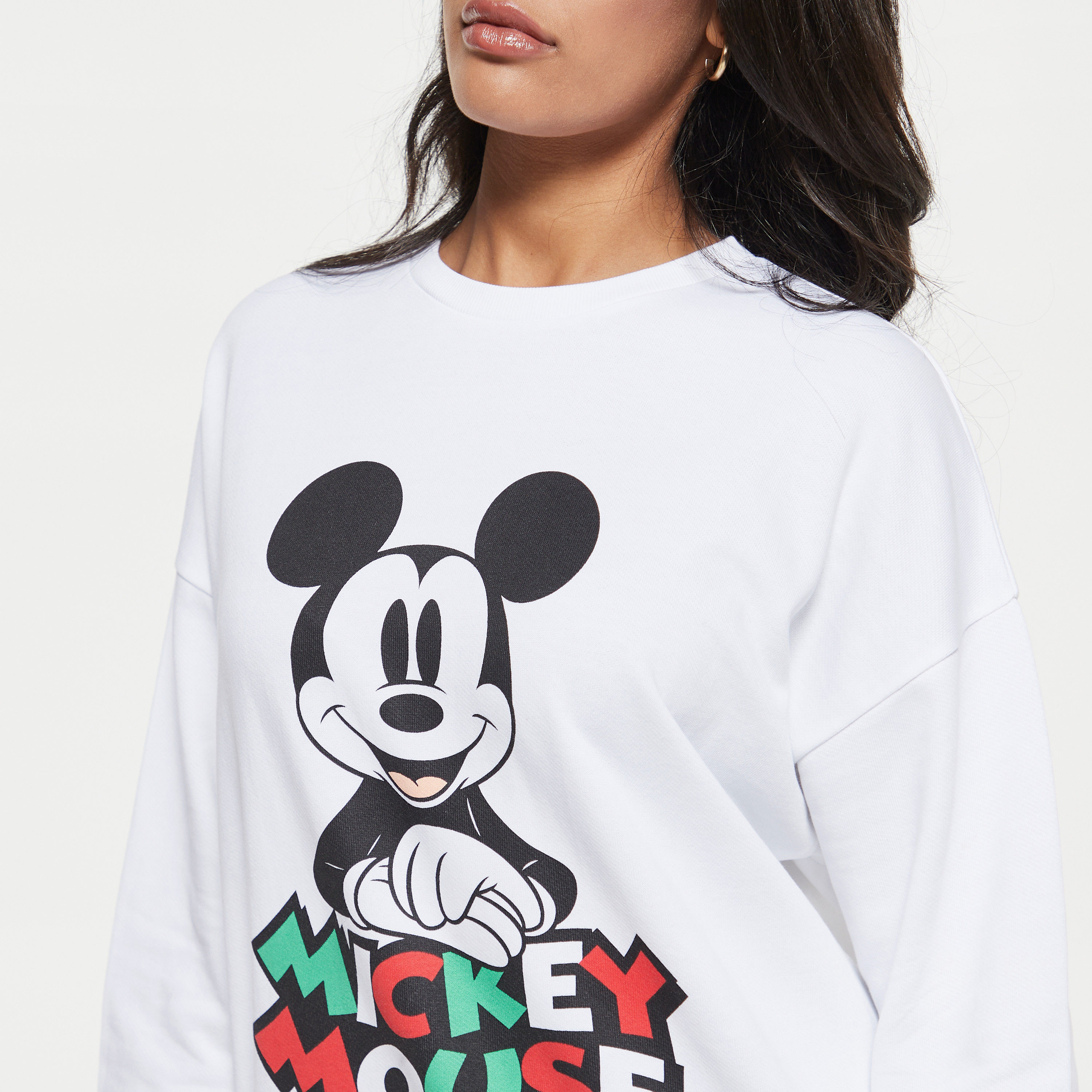 سويت شيرت بياقة ضيقة وأكمام طويلة وطبعات ميكي ماوس-women-winterwear-hoodiesandsweatshirts-sweatshirts-image-4