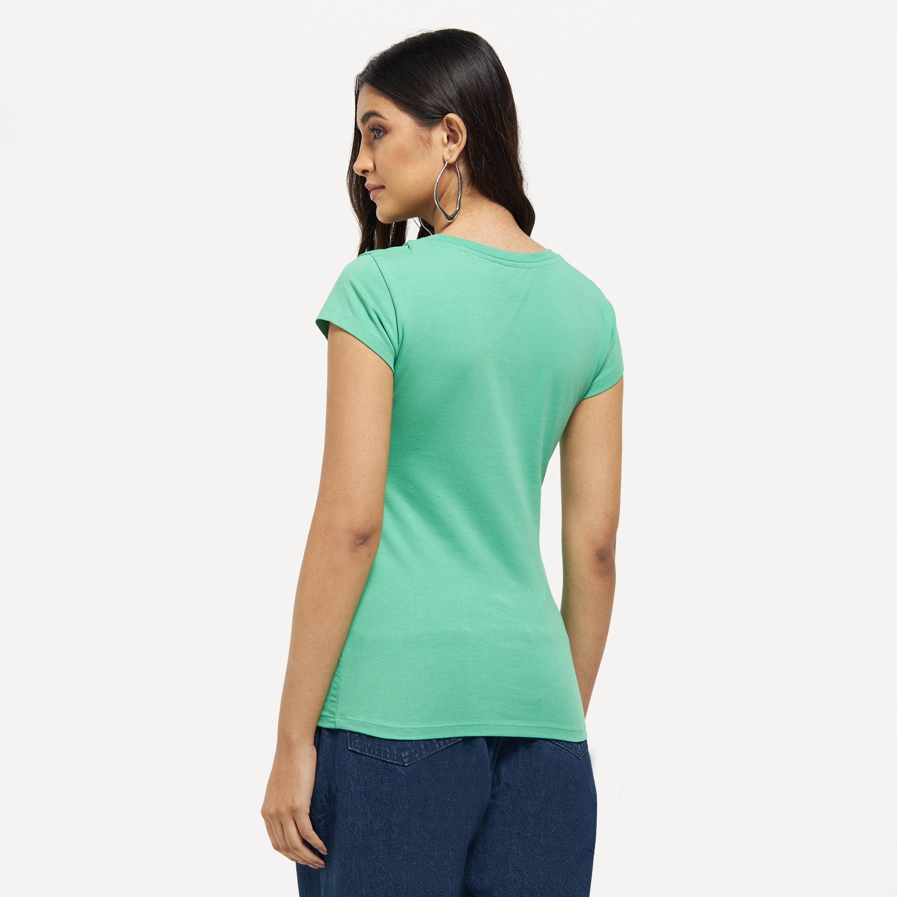 تيشيرت بياقة ضيّقة وأكمام كاب وطبعات-women-clothing-tshirts-image-3