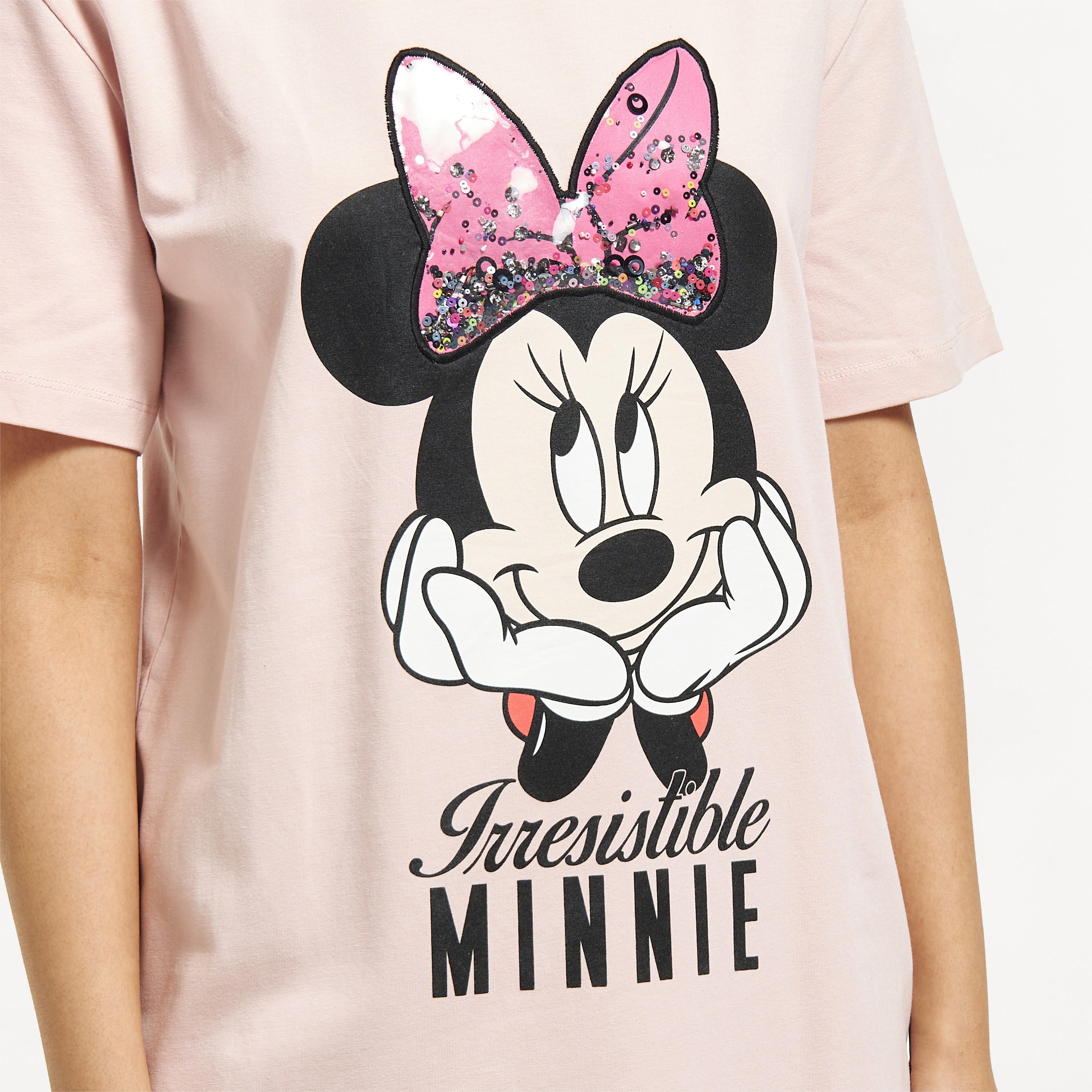 تيشيرت بياقة ضيّقة وأكمام قصيرة وطبعات ميني ماوس-women-clothing-tshirts-image-4
