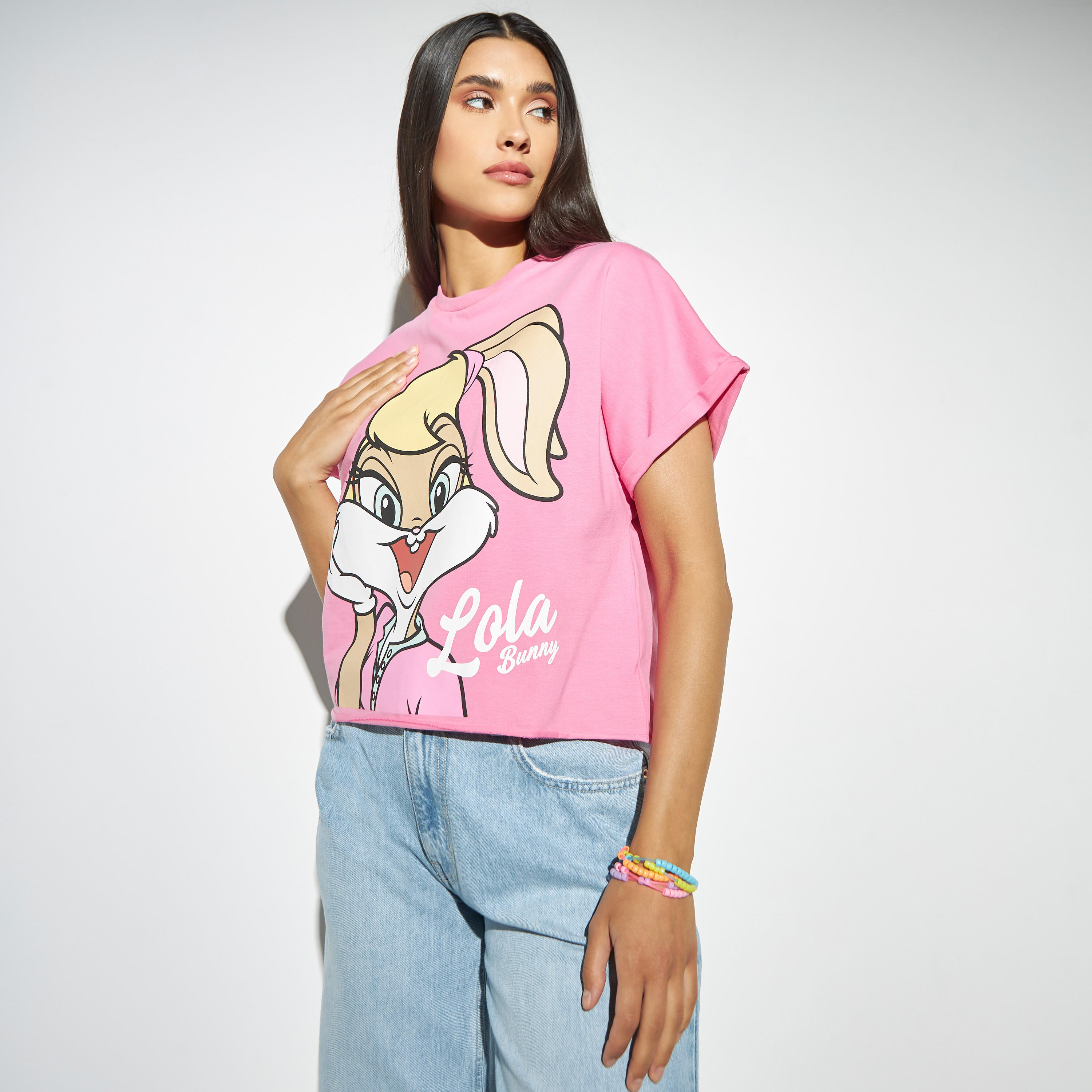 تيشيرت قصير بوكسي بطبعات وياقة ضيّقة-women-clothing-tshirts-image-1