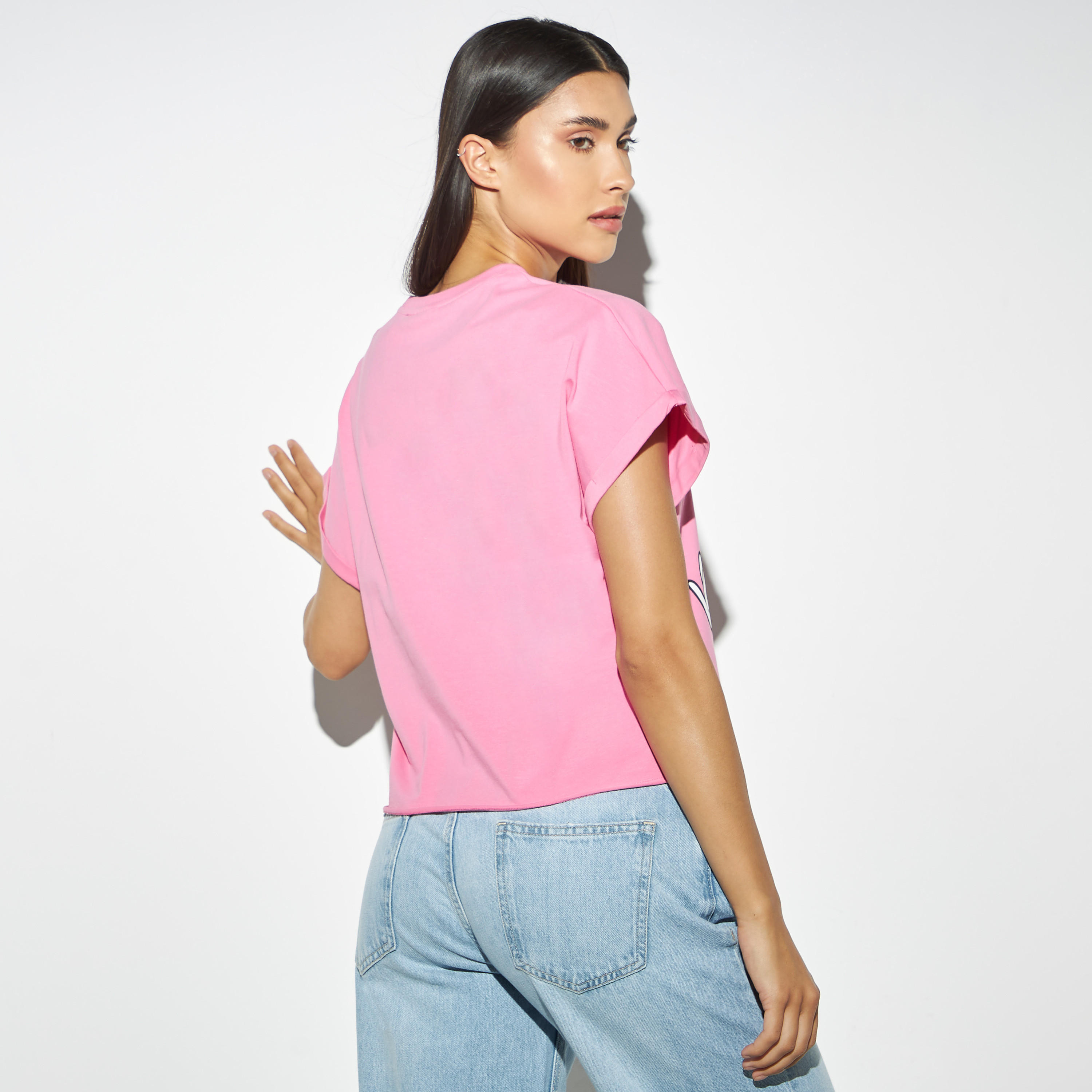 تيشيرت قصير بوكسي بطبعات وياقة ضيّقة-women-clothing-tshirts-image-3