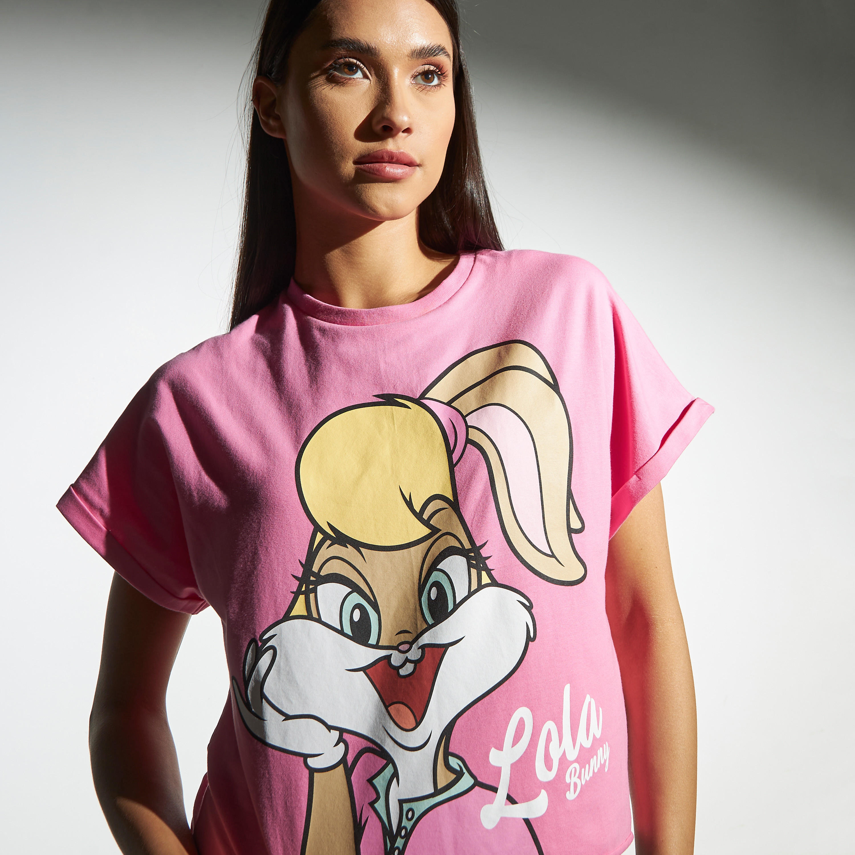 تيشيرت قصير بوكسي بطبعات وياقة ضيّقة-women-clothing-tshirts-image-4