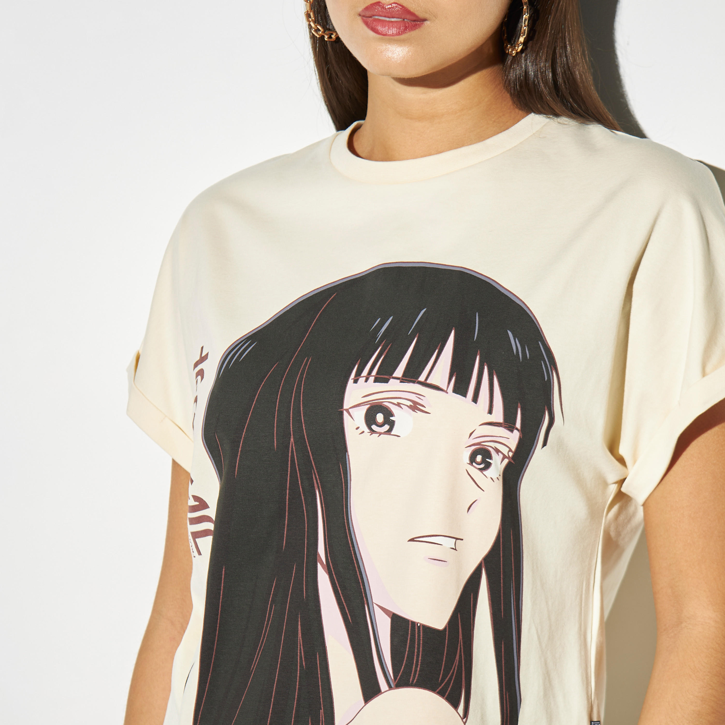 تيشيرت بوكسي قصير بياقة ضيّقة وطبعات-women-clothing-tshirts-image-4