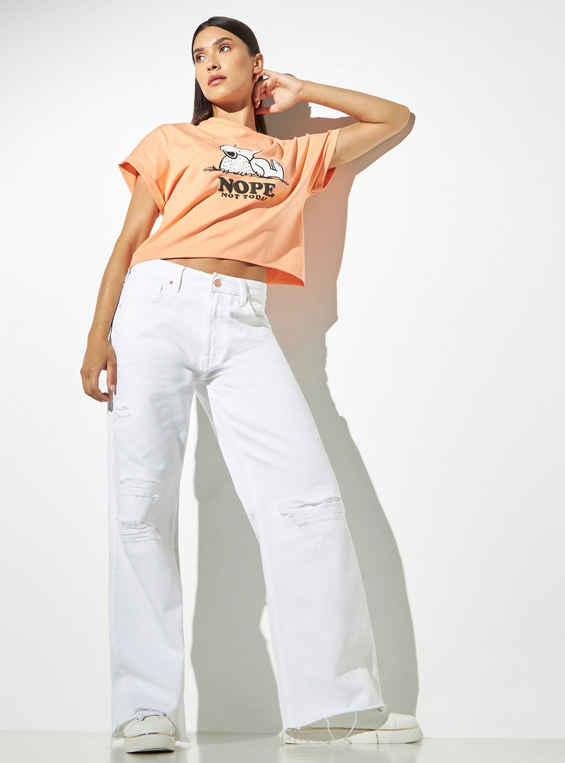 تيشيرت بوكسي قصير ببياقة ضيّقة وطبعات-women-clothing-tshirts-image-2