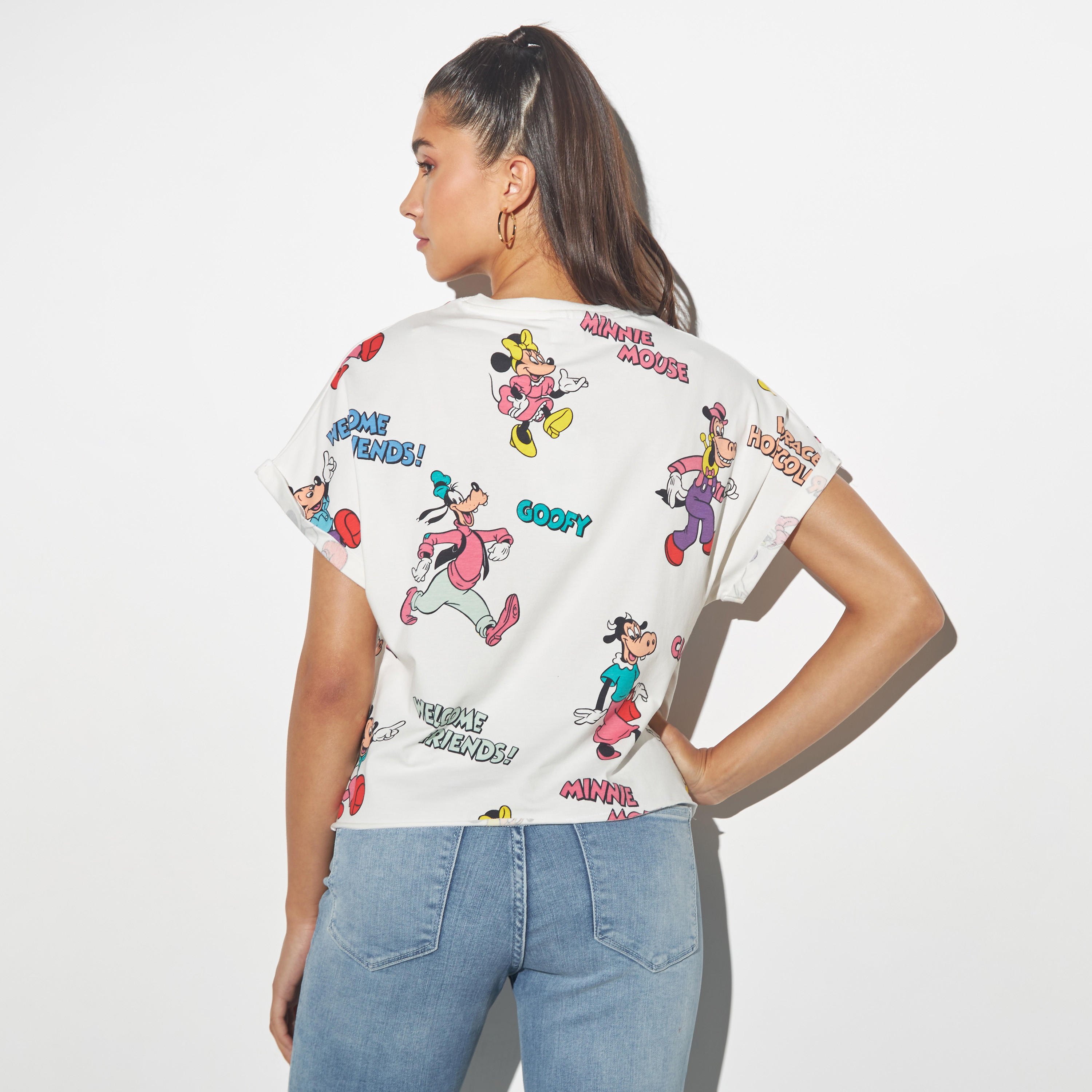تيشيرت قصير بوكسي بياقة ضيقة وطبعات-women-clothing-tshirts-image-4