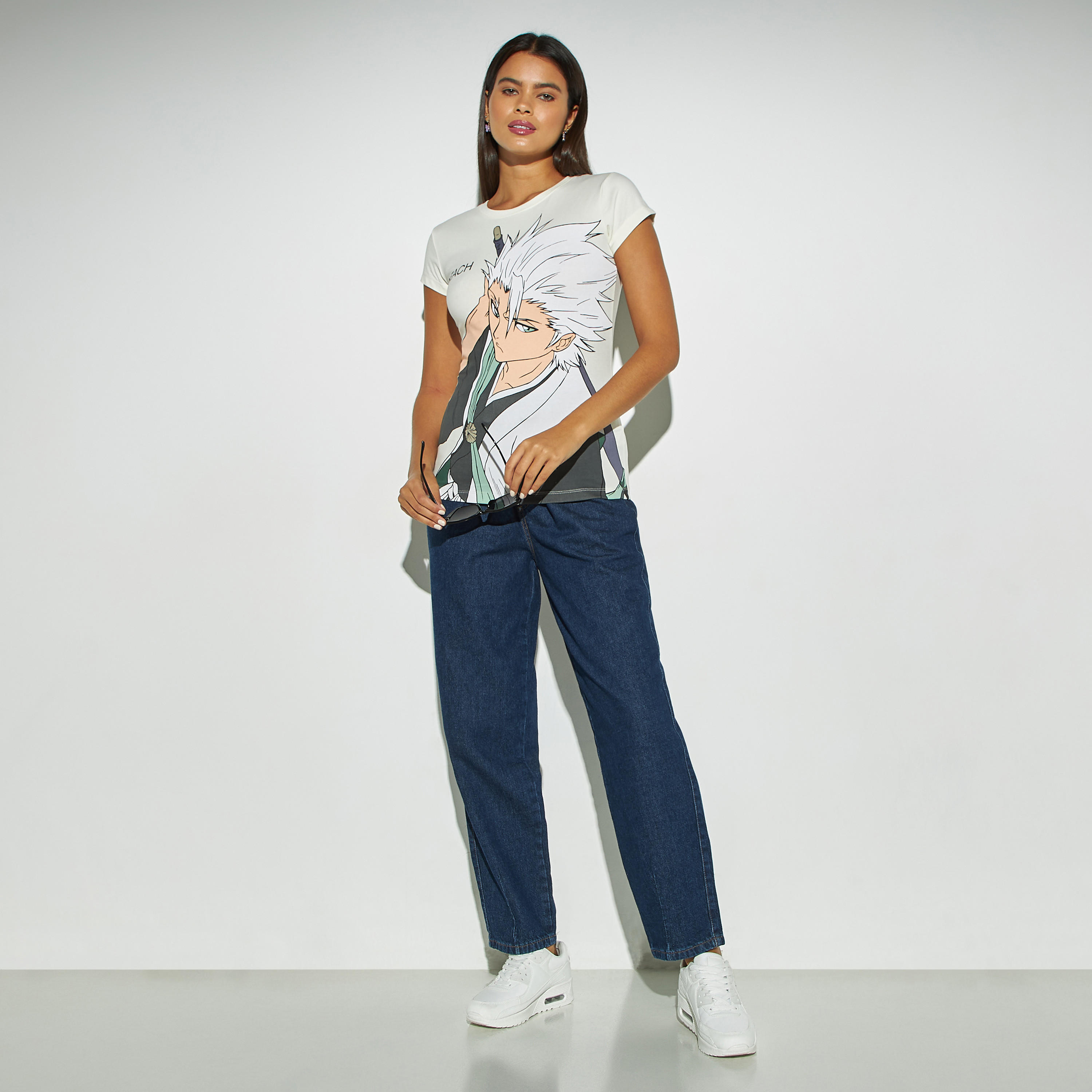 تيشيرت بياقة ضيّقة وأكمام قصيرة وطبعات-women-clothing-tshirts-image-2
