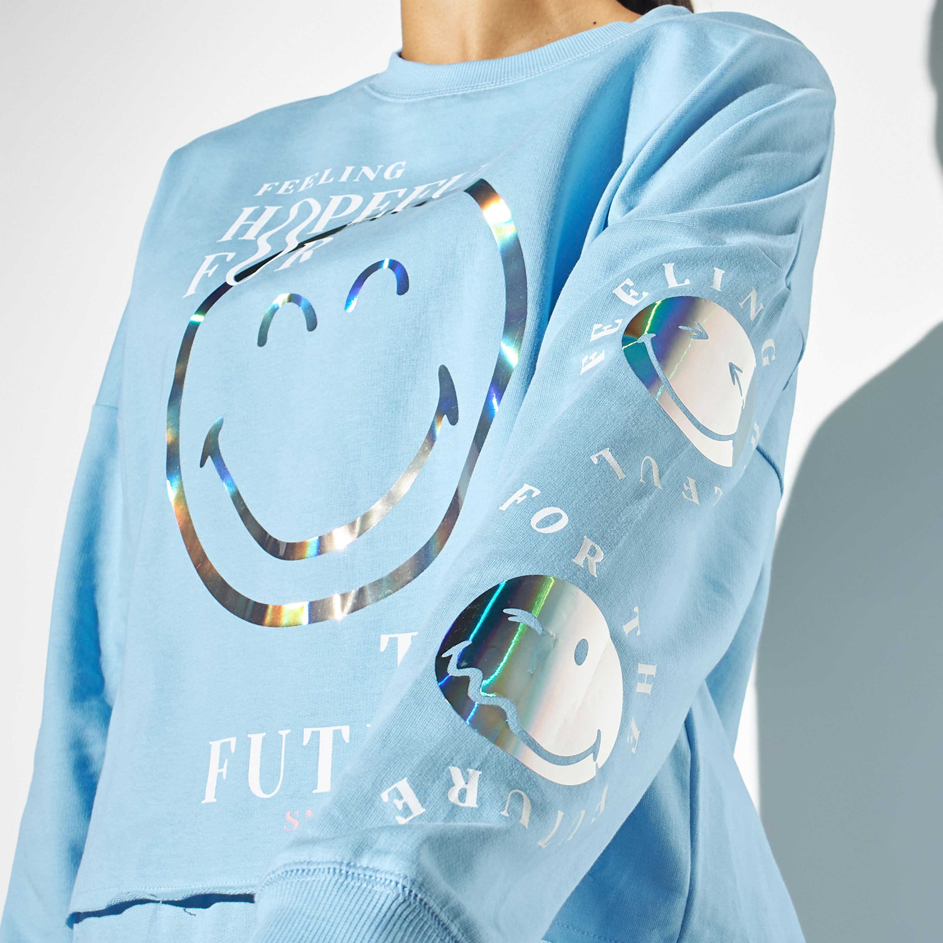 سويت شيرت بياقة ضيقة وأكمام طويلة وطبعات-women-winterwear-hoodiesandsweatshirts-sweatshirts-image-4
