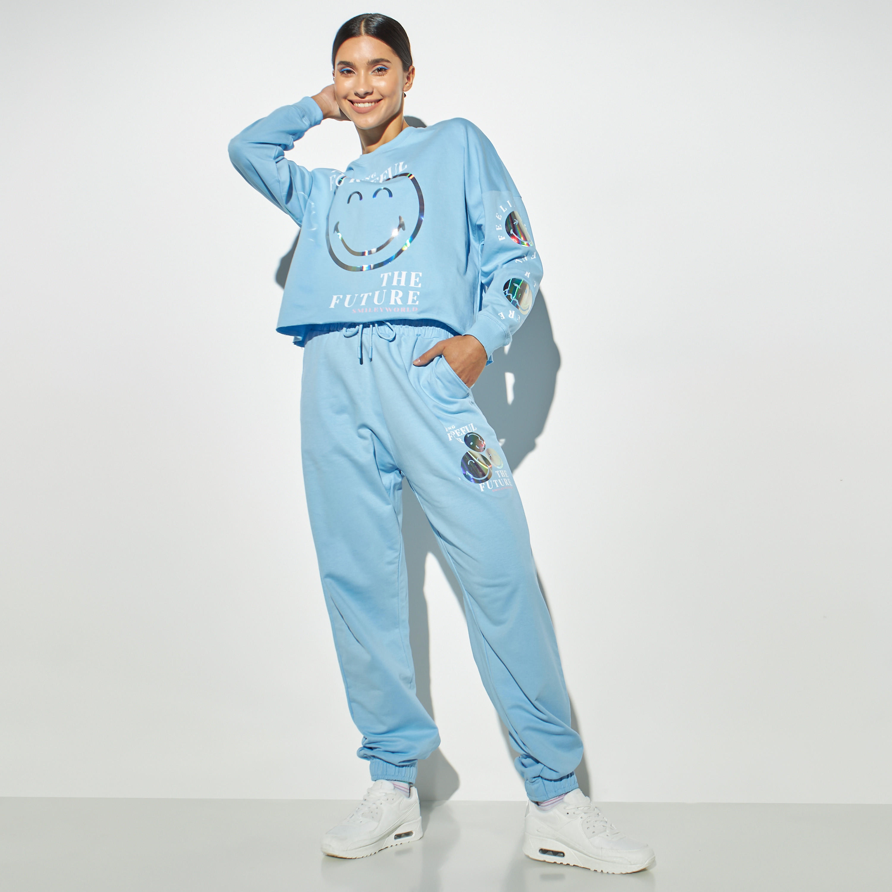 بنطلون رياضي كارجو بطبعات ورباط إغلاق وجيوب-women-clothing-bottoms-joggers-image-2