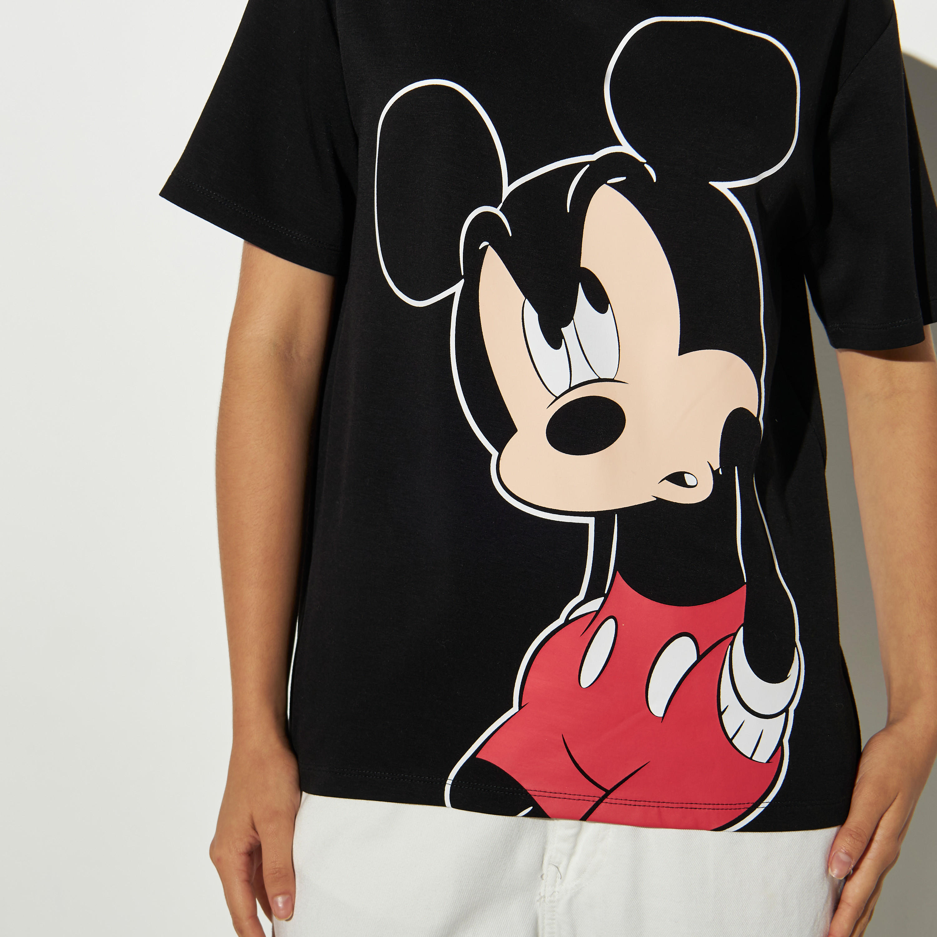 تيشيرت بياقة ضيقة وطبعات ميني ماوس-women-clothing-tshirts-image-1