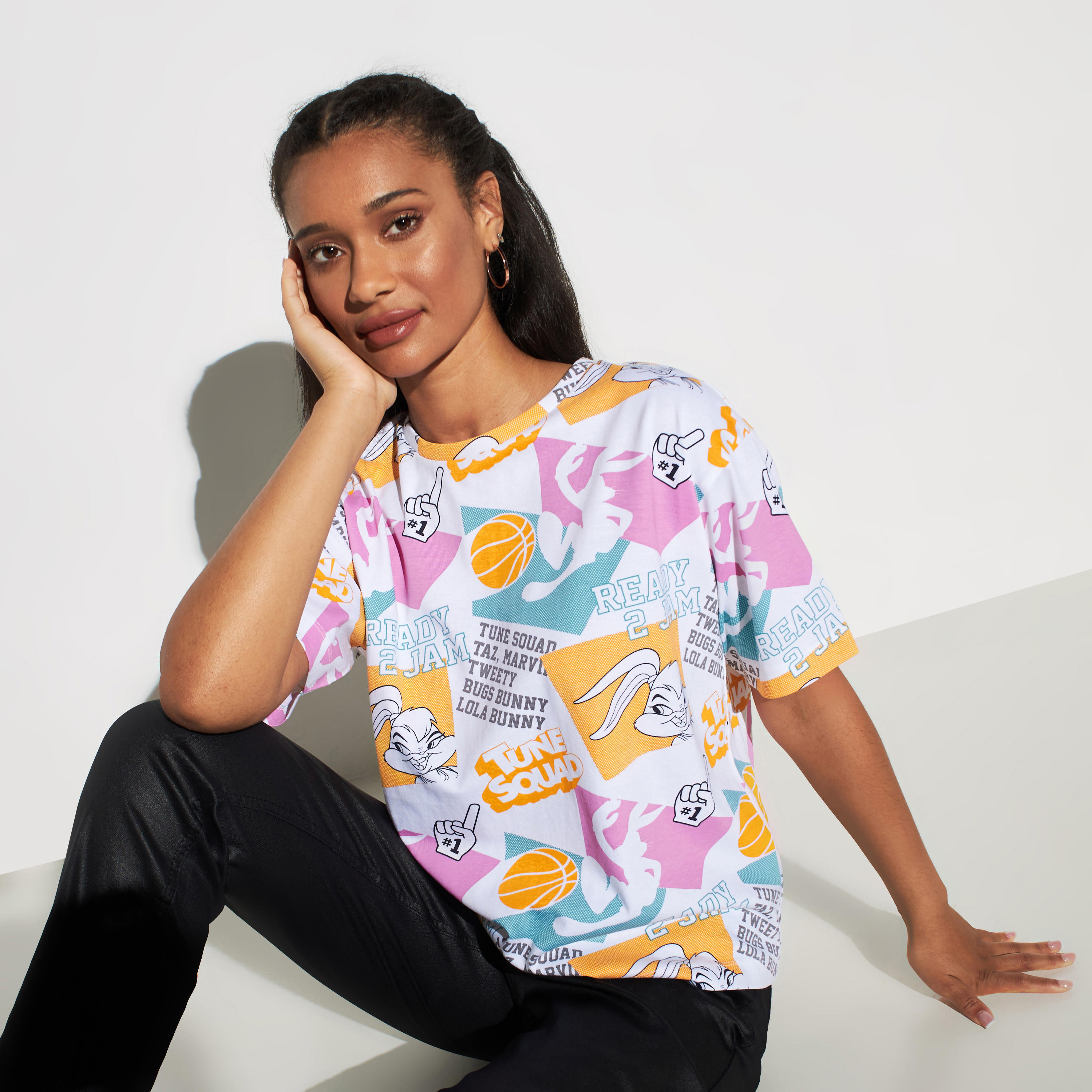 تيشيرت بوكسي قصير بياقة ضيّقة وأكمام منسدلة وطبعات-women-clothing-tshirts-image-1