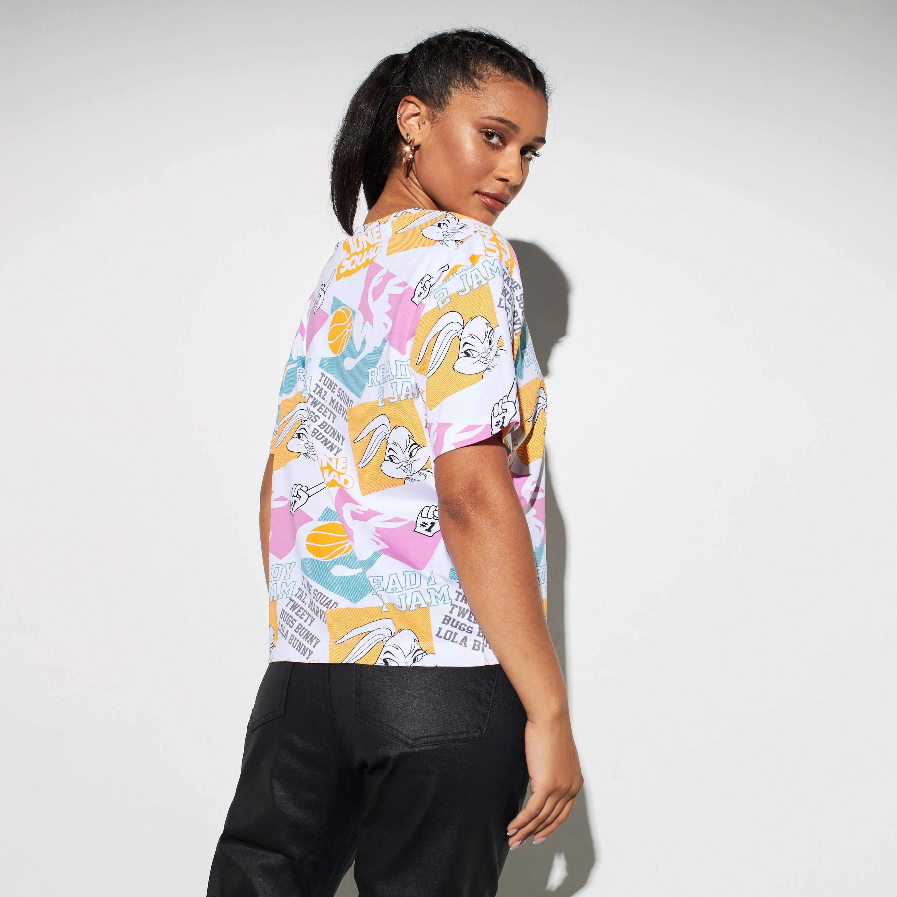 تيشيرت بوكسي قصير بياقة ضيّقة وأكمام منسدلة وطبعات-women-clothing-tshirts-image-3