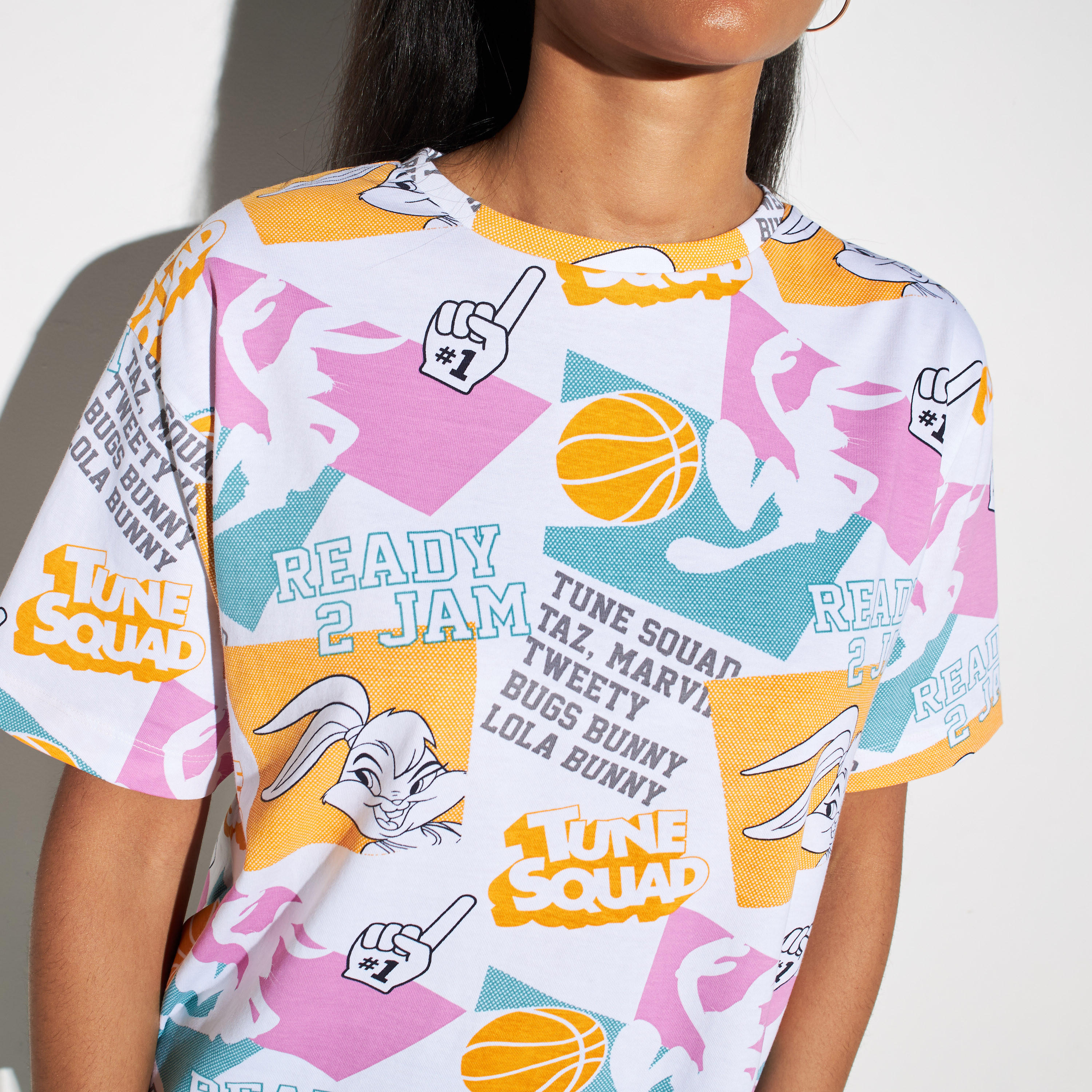 تيشيرت بوكسي قصير بياقة ضيّقة وأكمام منسدلة وطبعات-women-clothing-tshirts-image-5
