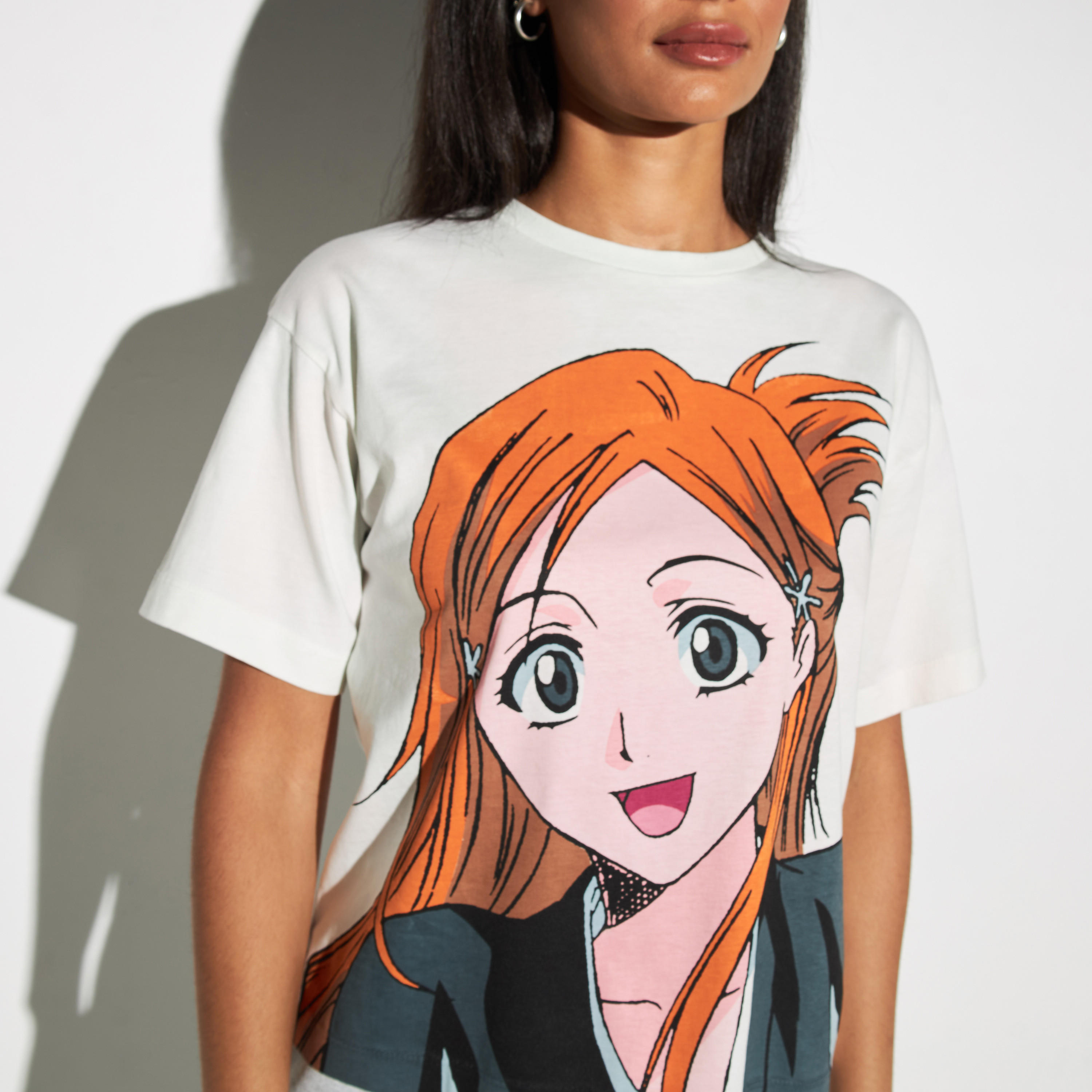 تيشيرت بوكسي قصير بياقة ضيقة وأكمام قصيرة وطبعات-women-clothing-tshirts-image-3