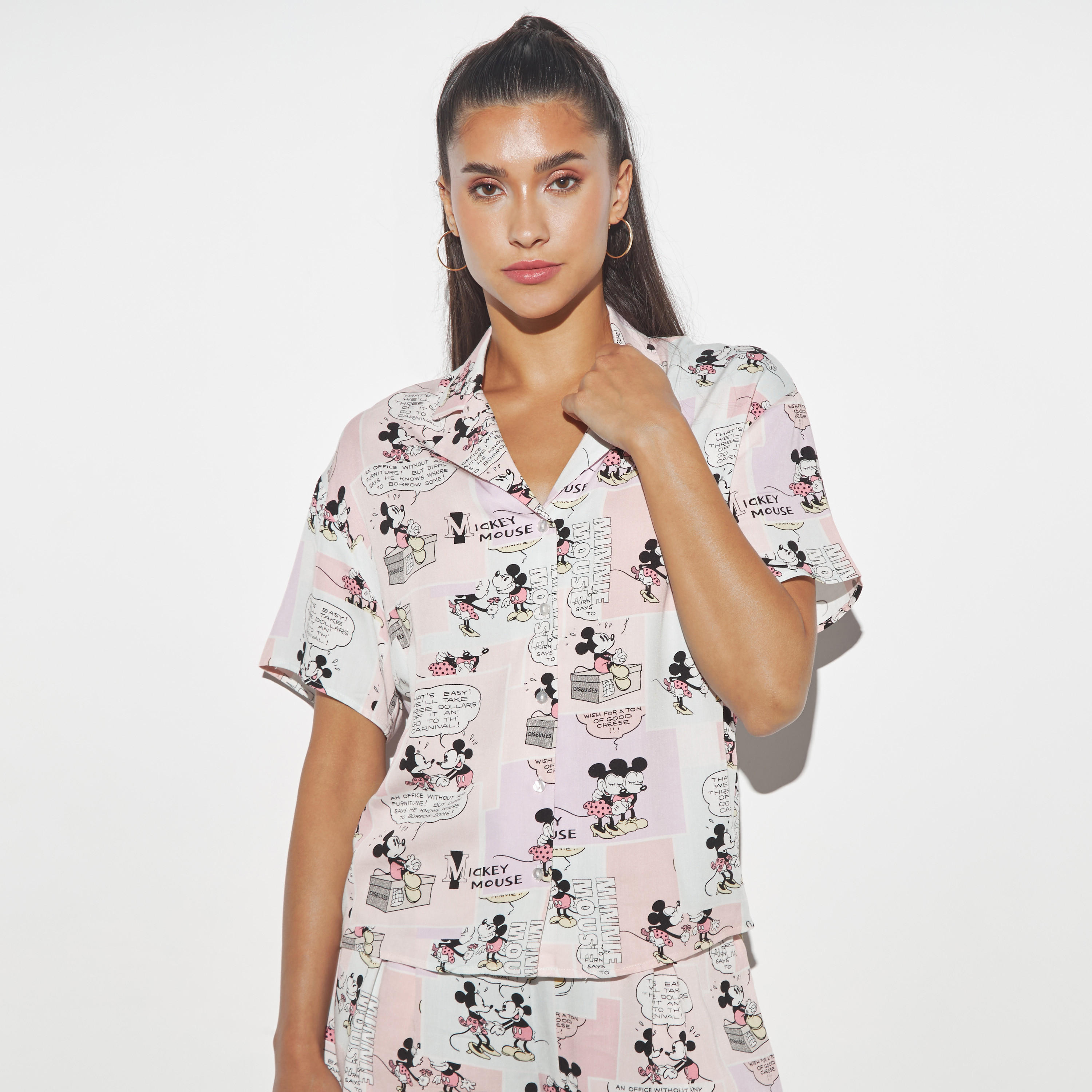 قميص بأكمام قصيرة وياقة كامب وطبعات-women-clothing-shirtsandblouses-shirts-image-1