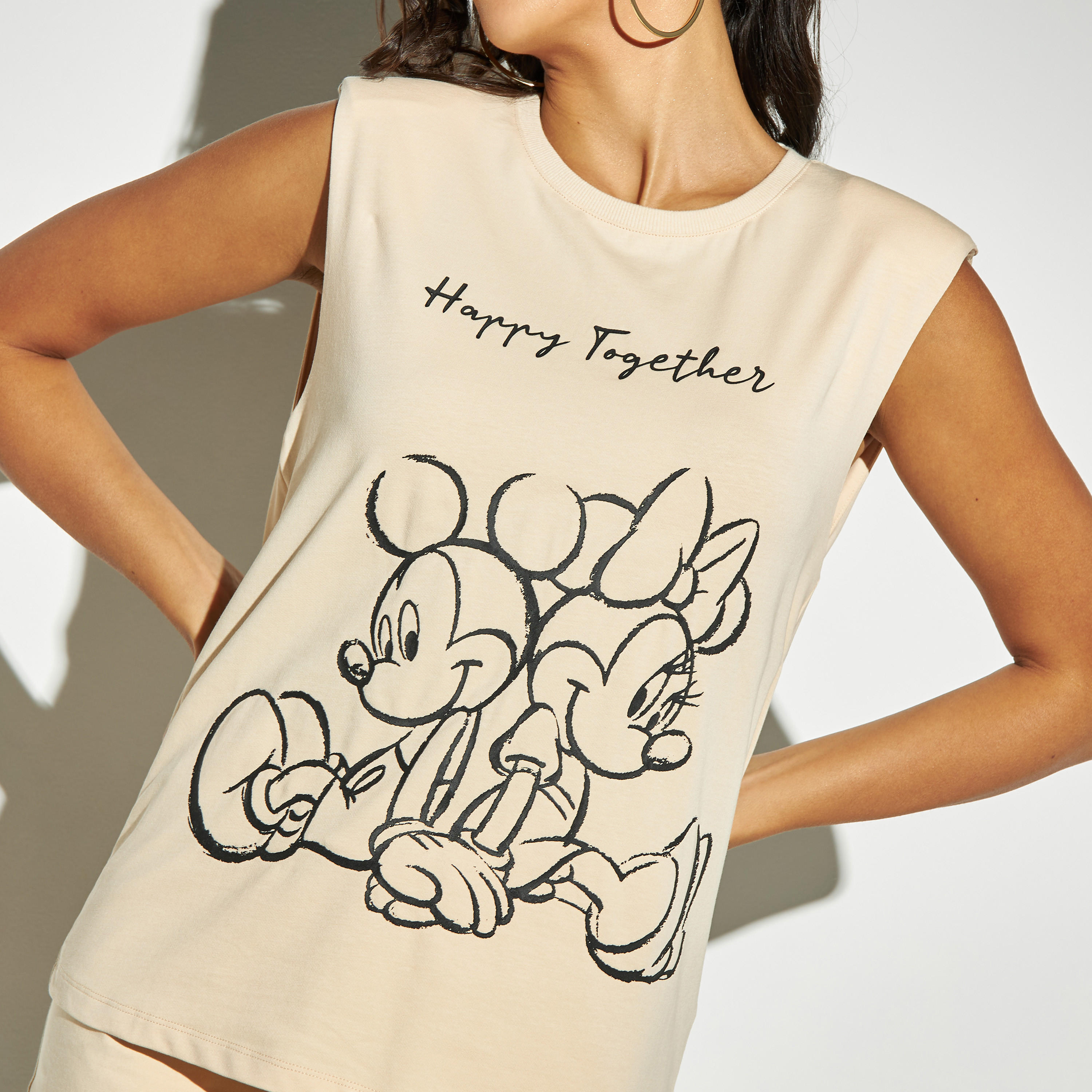 تيشيرت مطاط صناعي دون أكمام بطبعات ميكي وميني ماوس-women-clothing-tshirts-image-4