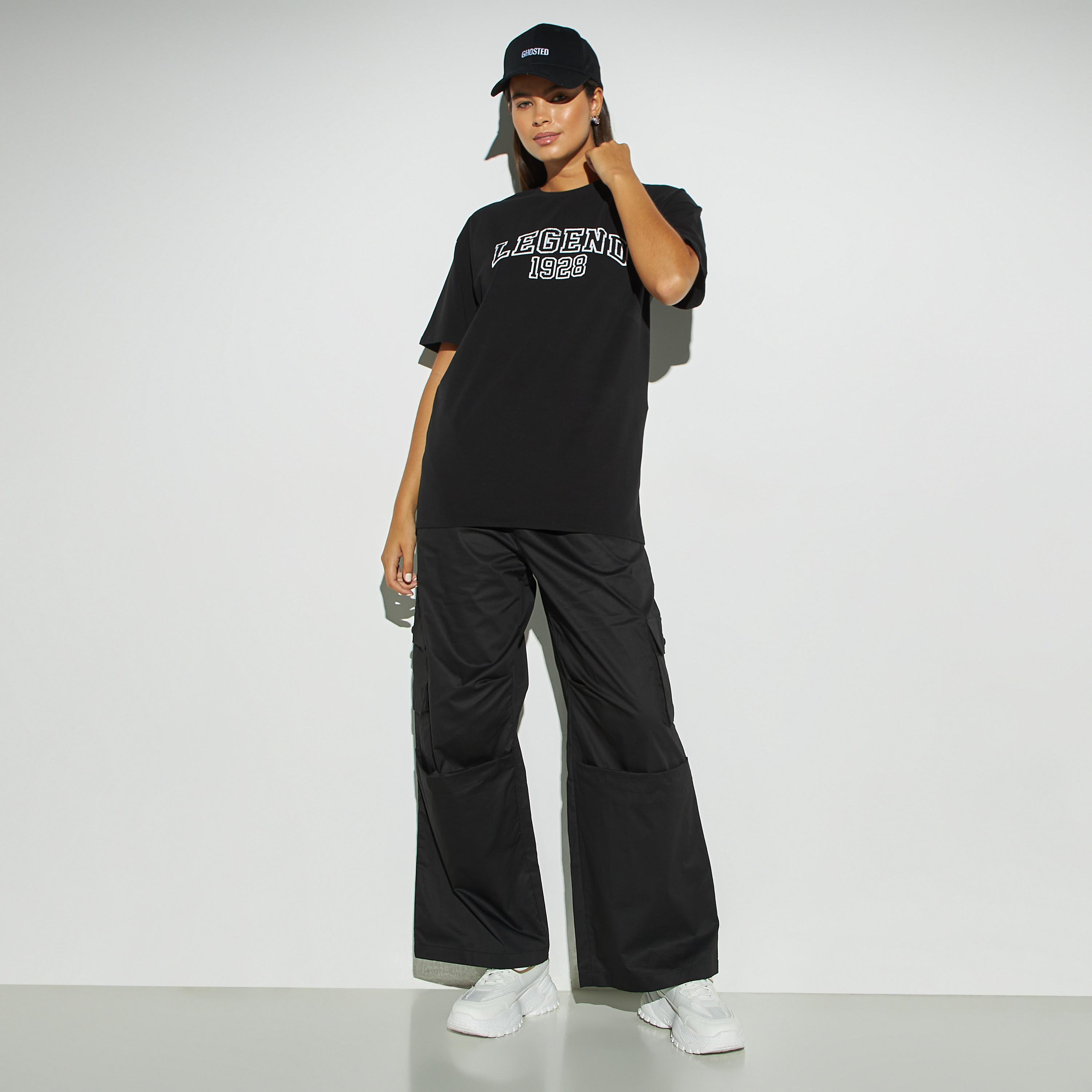 تيشيرت طويل بأكمام منسدلة وطبعات ميكي ماوس-women-clothing-tshirts-image-2