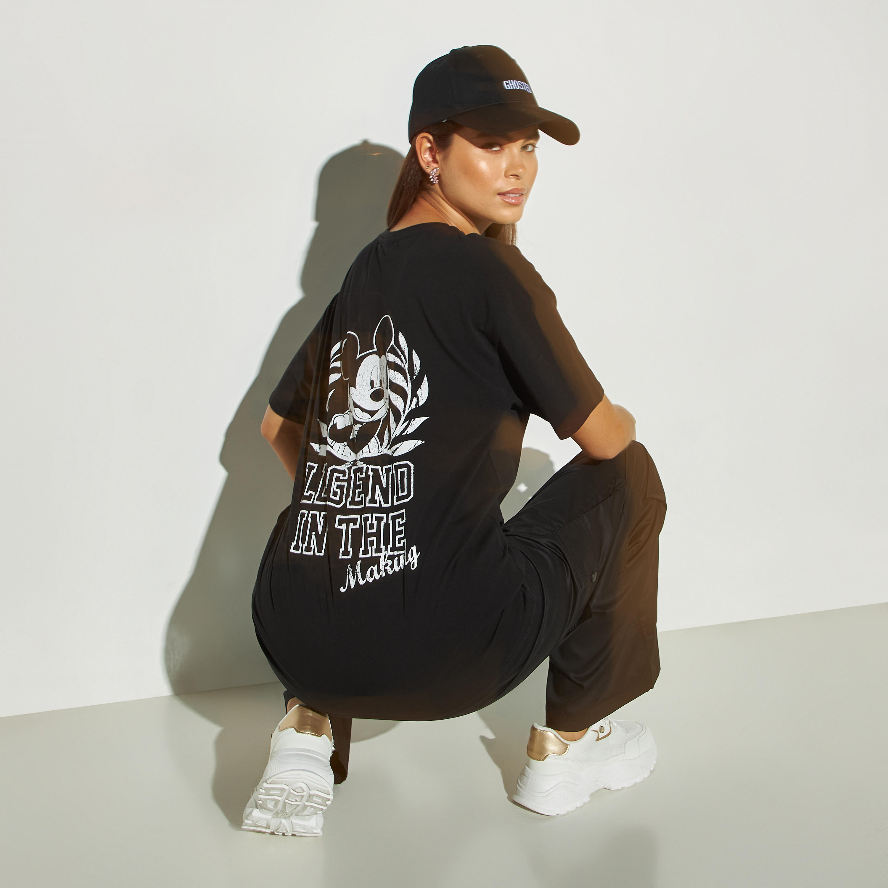 تيشيرت طويل بأكمام منسدلة وطبعات ميكي ماوس-women-clothing-tshirts-image-3