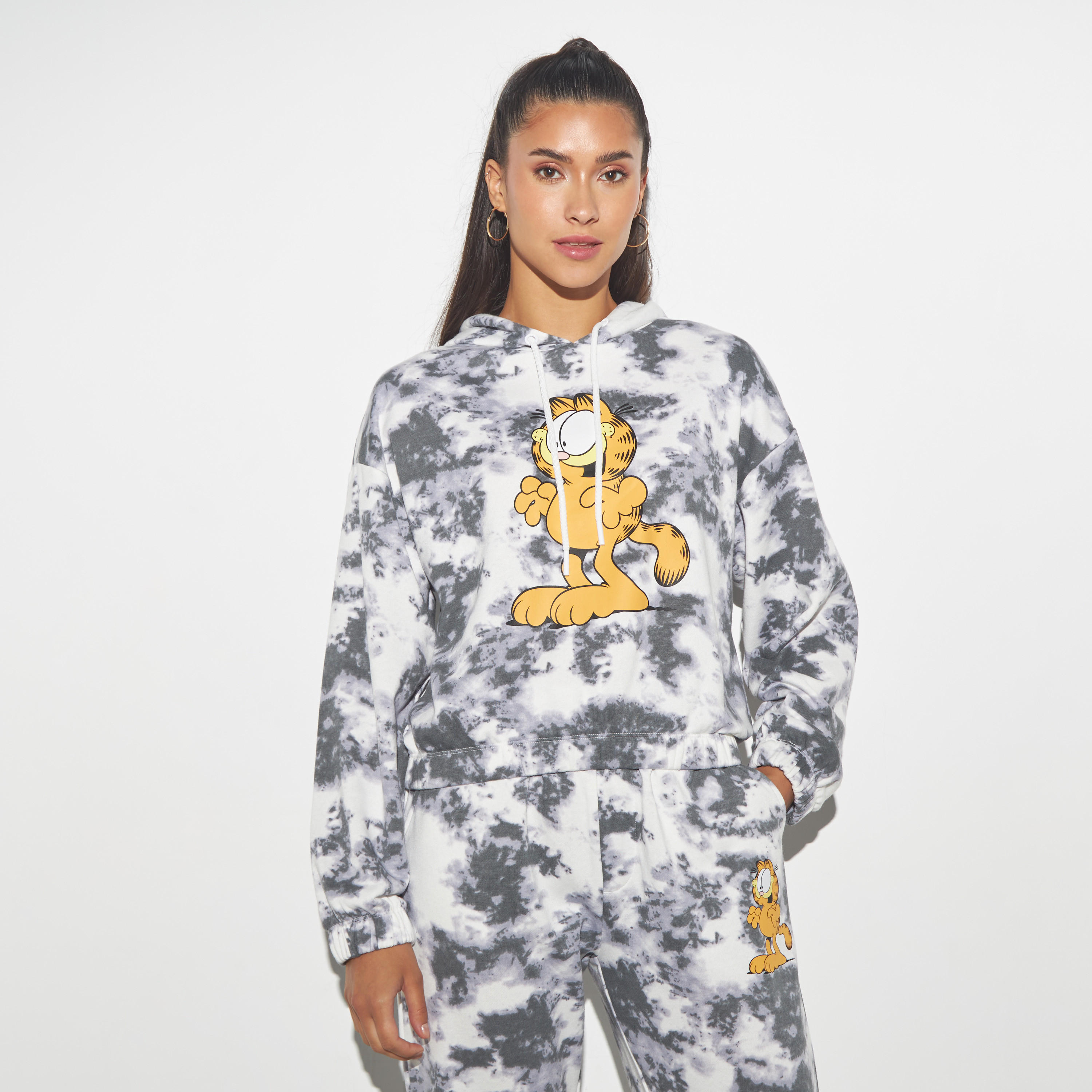 هودي بأكمام طويلة وطبعات غارفيلد-women-winterwear-hoodiesandsweatshirts-hoodies-image-1