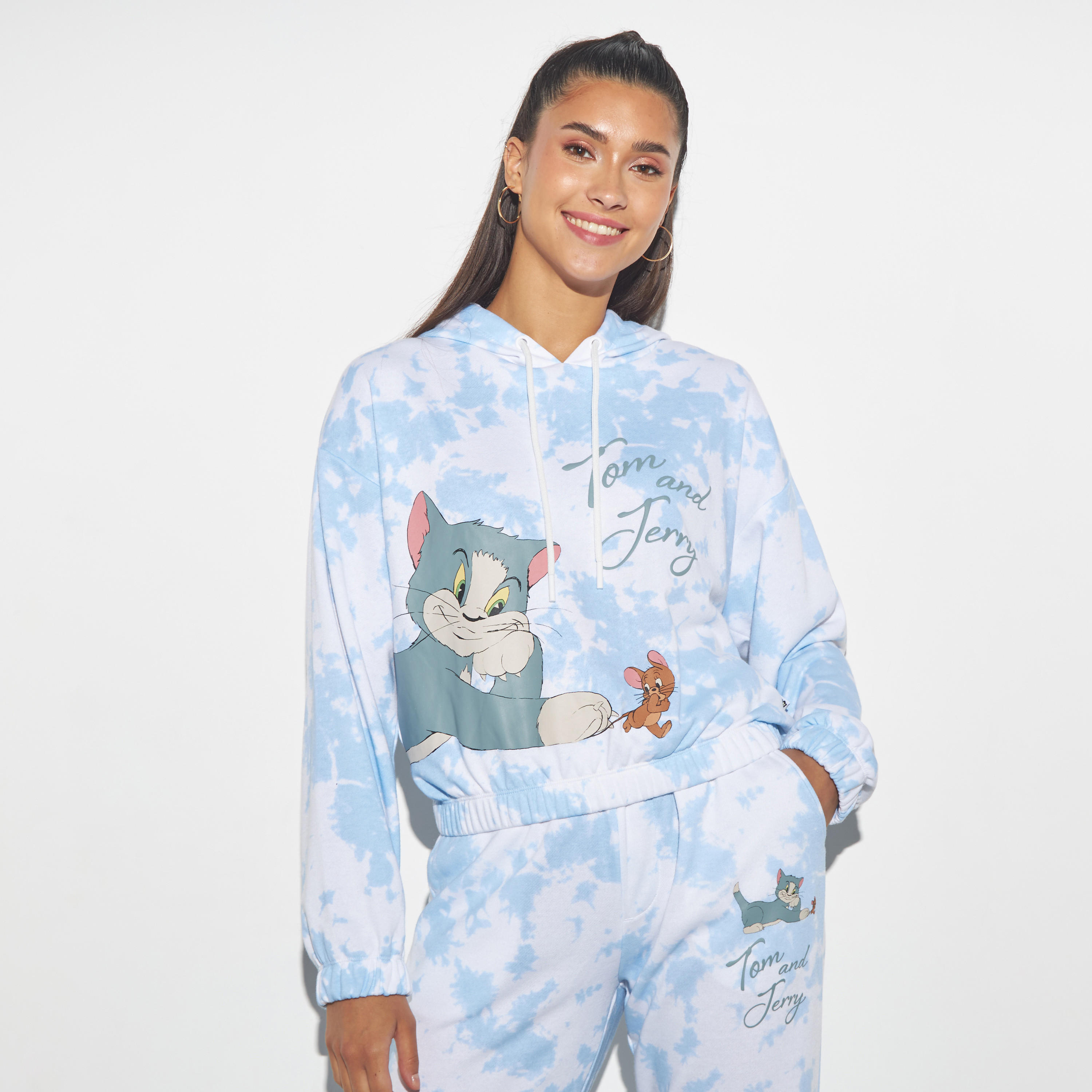 هودي بأكمام طويلة وطبعات توم أند جيري-women-winterwear-hoodiesandsweatshirts-hoodies-image-1