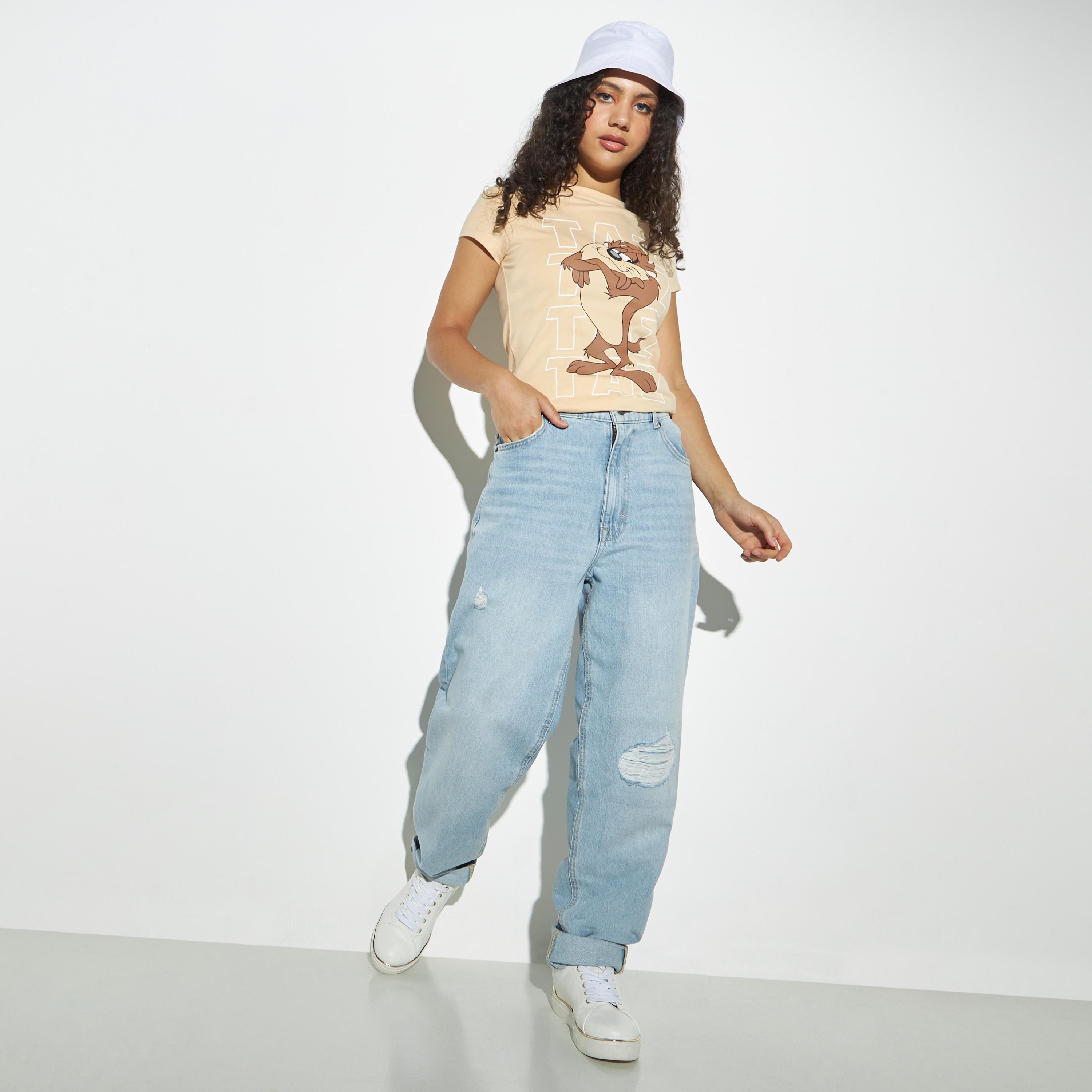 تيشيرت بياقة ضيقة وأكمام كاب وطبعات-women-clothing-tshirts-image-2