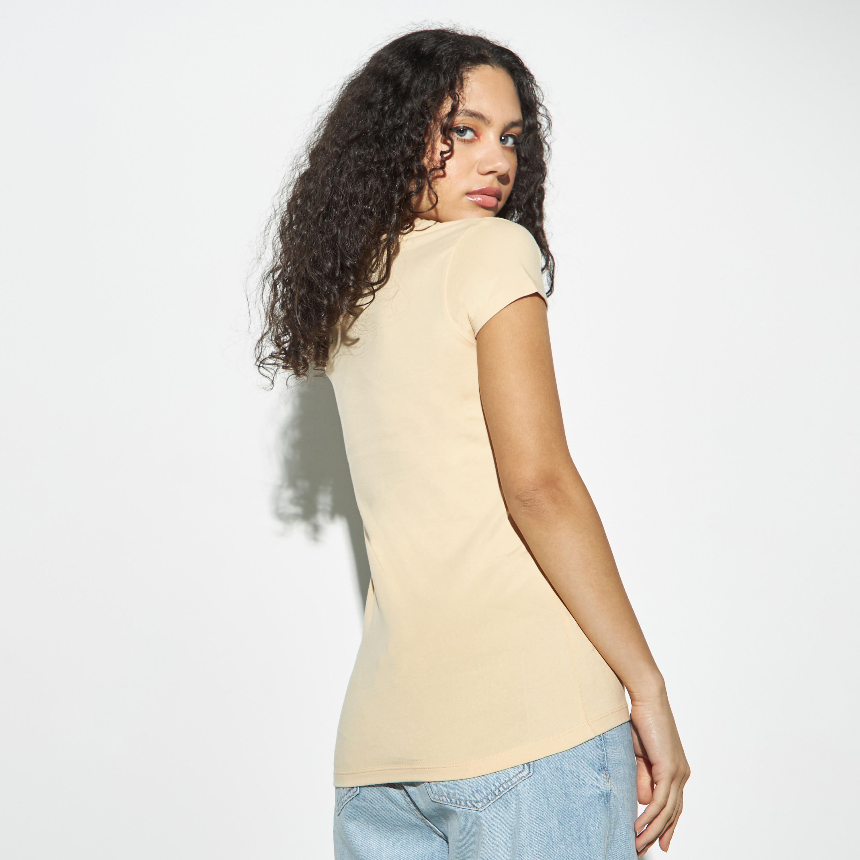 تيشيرت بياقة ضيقة وأكمام كاب وطبعات-women-clothing-tshirts-image-3