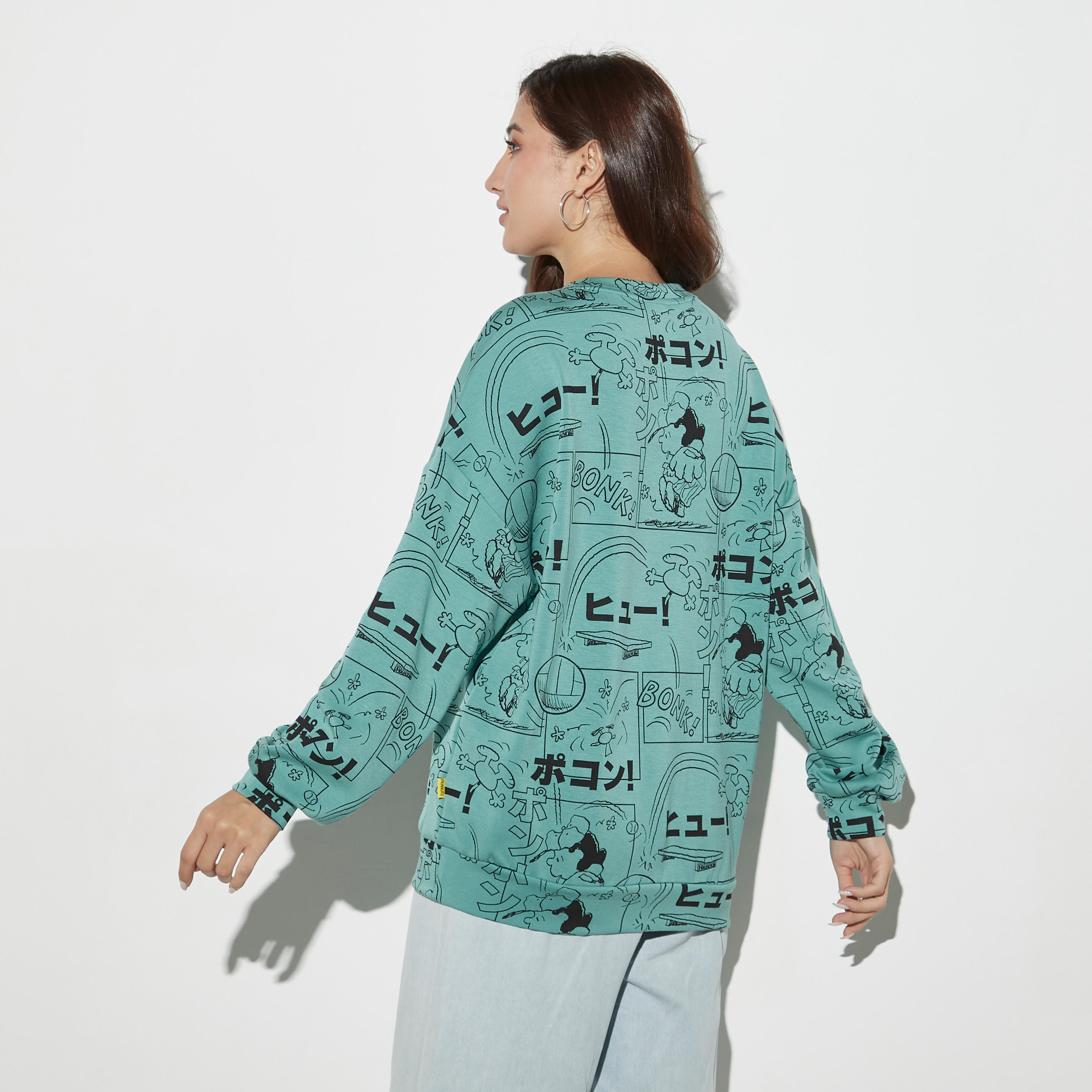 سويت شيرت بياقة ضيقة وأكمام طويلة وطبعات-women-winterwear-hoodiesandsweatshirts-sweatshirts-image-3