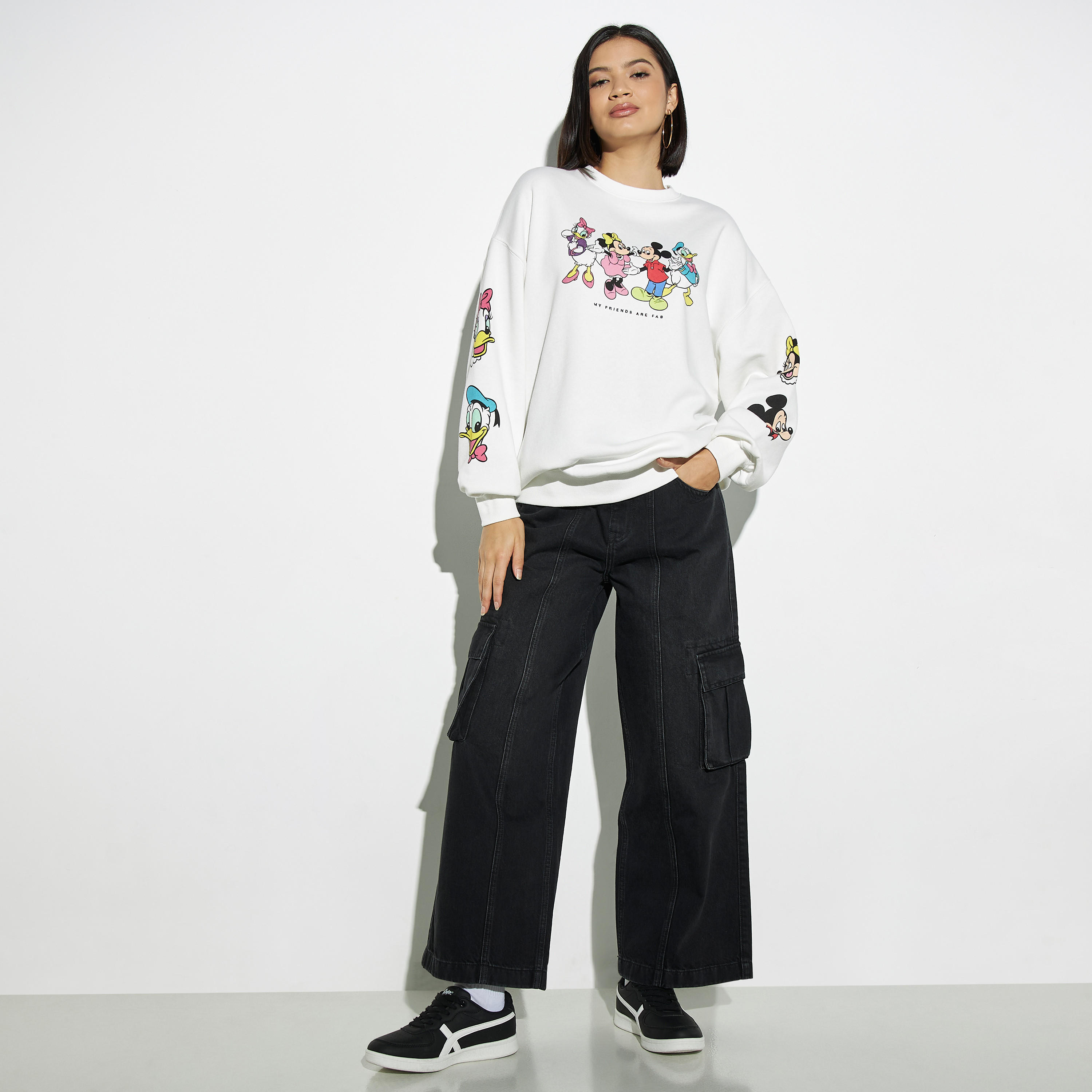 سويت شيرت بطبعات ميكي ماوس والأصدقاء-women-winterwear-hoodiesandsweatshirts-sweatshirts-image-3