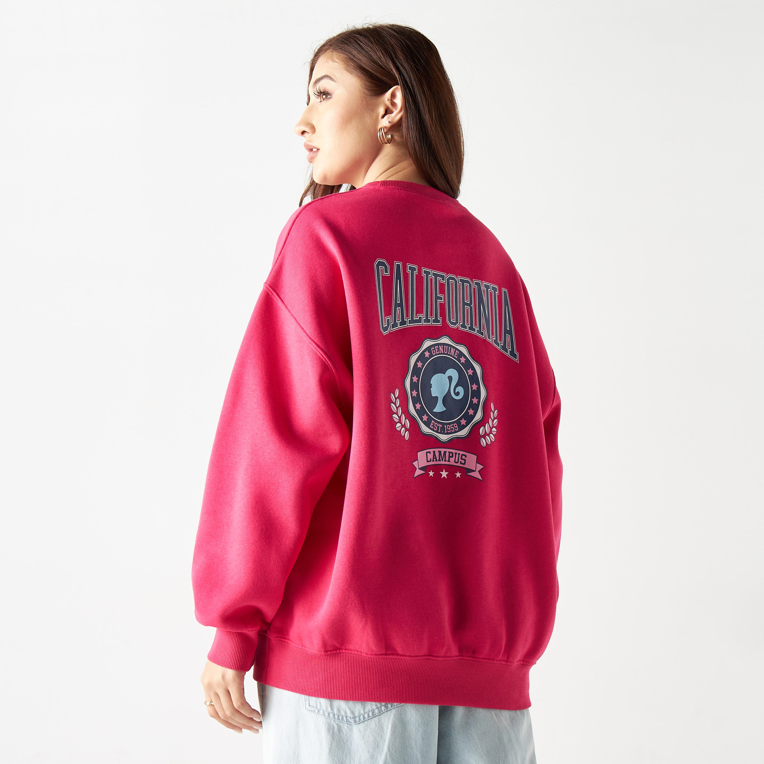 سويت شيرت بياقة ضيقة وأكمام طويلة وطبعات باربي-women-winterwear-hoodiesandsweatshirts-sweatshirts-image-3
