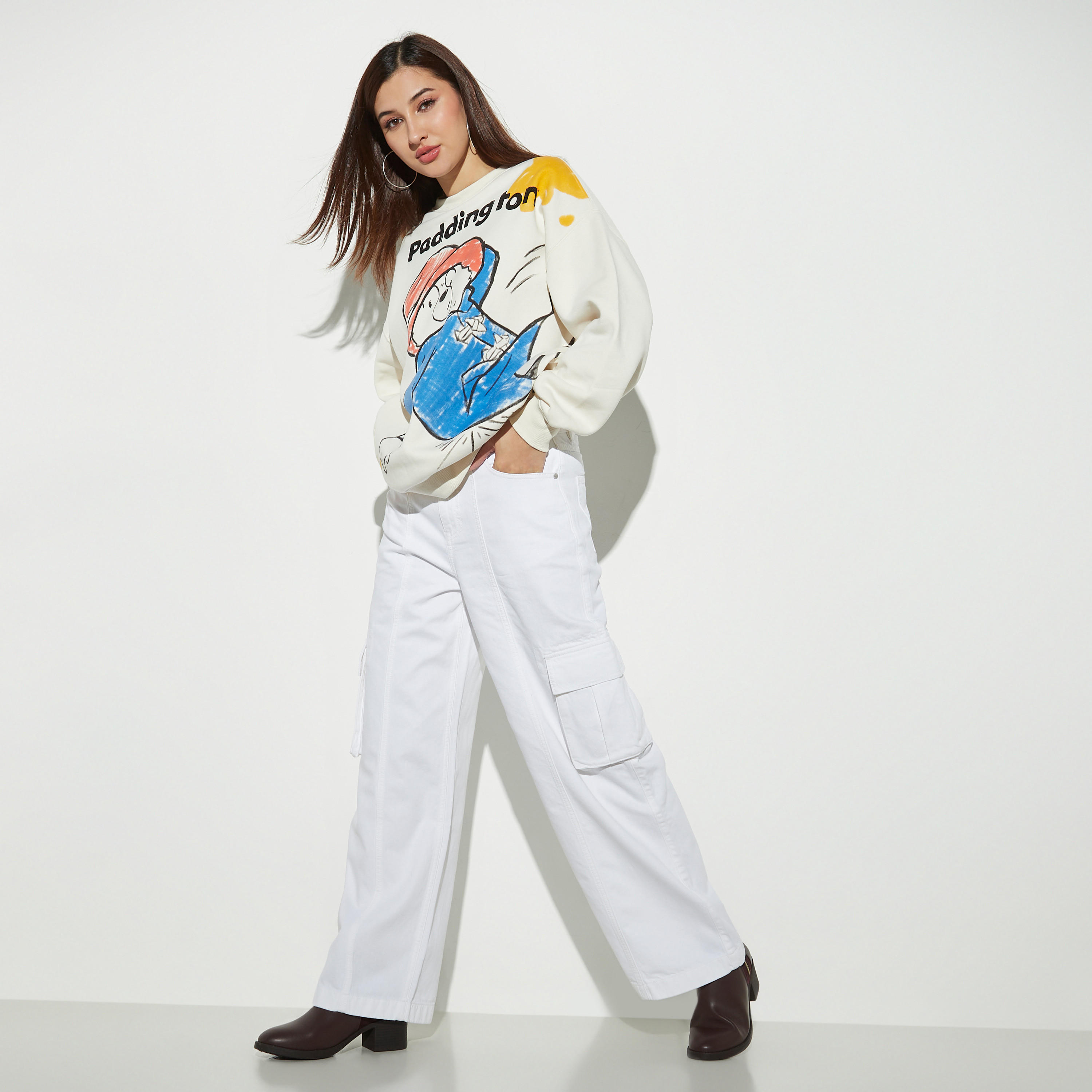 سويت شيرت بأكمام طويلة وياقة ضيقة وطبعات-women-winterwear-hoodiesandsweatshirts-sweatshirts-image-2