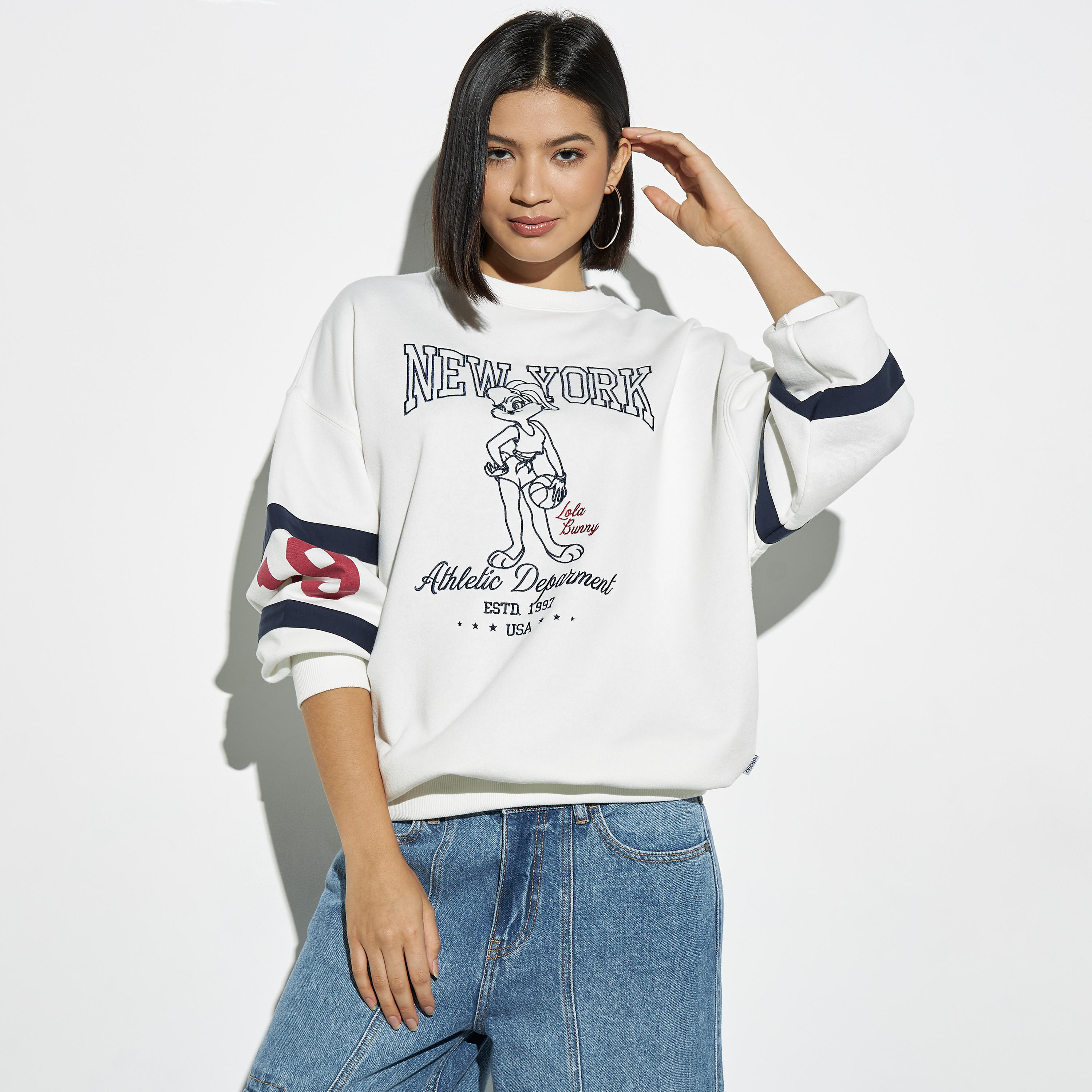 Lola Bunny Embroidered Sweatshirt-women-winterwear-hoodiesandsweatshirts-sweatshirts-image-1