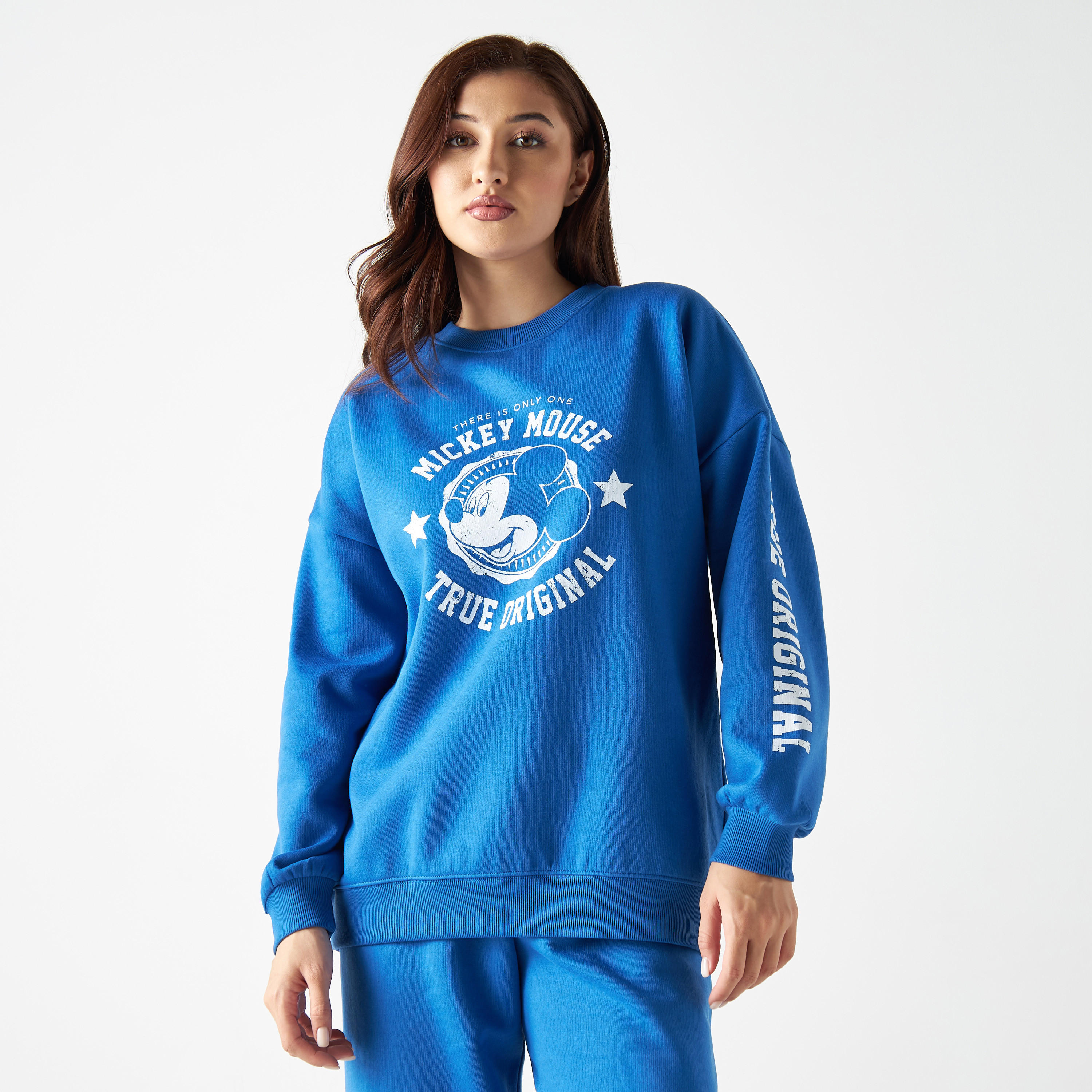 سويت شيرت بياقة ضيقة وأكمام طويلة وطبعات جرافيك ميكي ماوس-women-winterwear-hoodiesandsweatshirts-sweatshirts-image-1