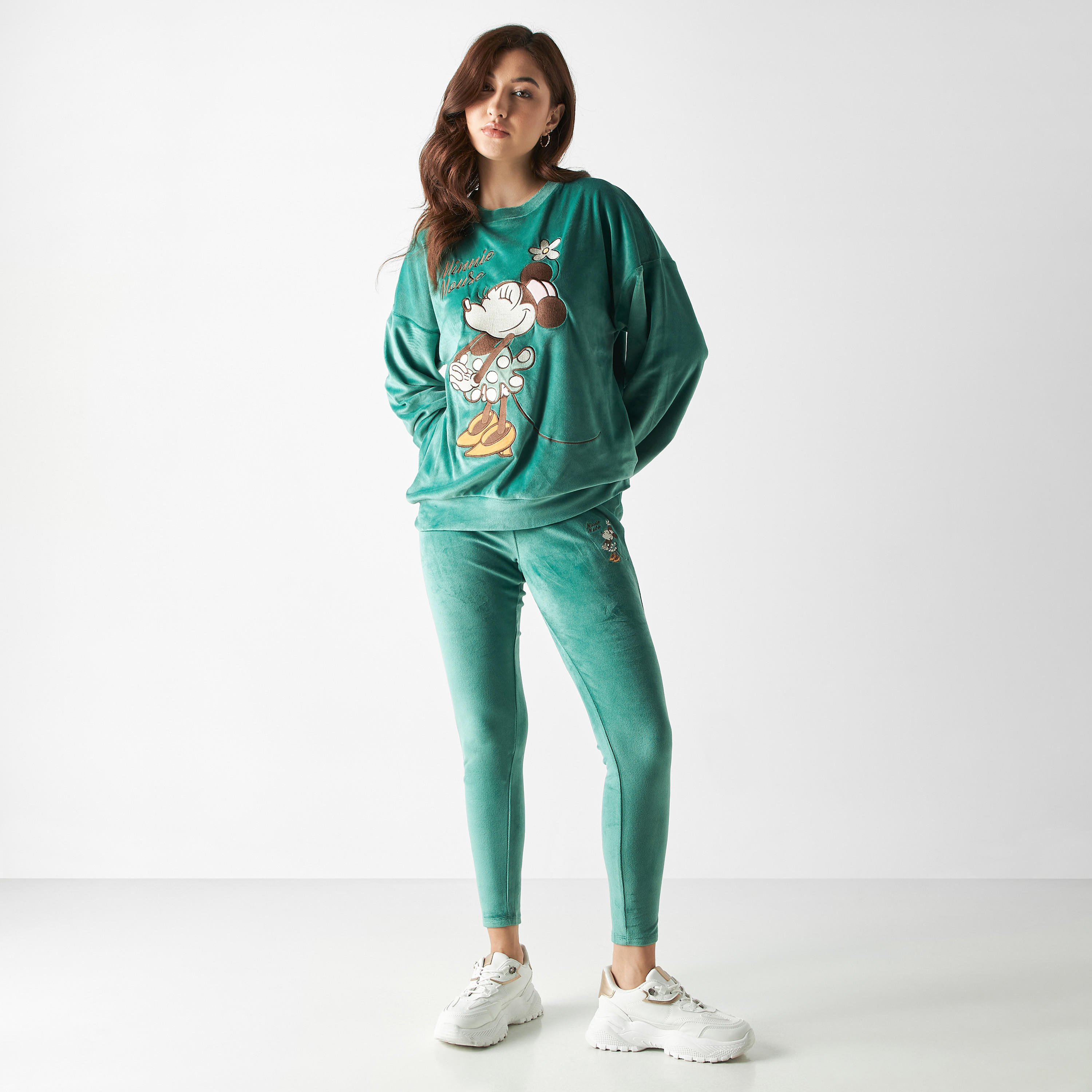 بنطلون رياضي قطيفة بخصر مطاطي وتطريز ميني ماوس-women-clothing-bottoms-joggers-image-2