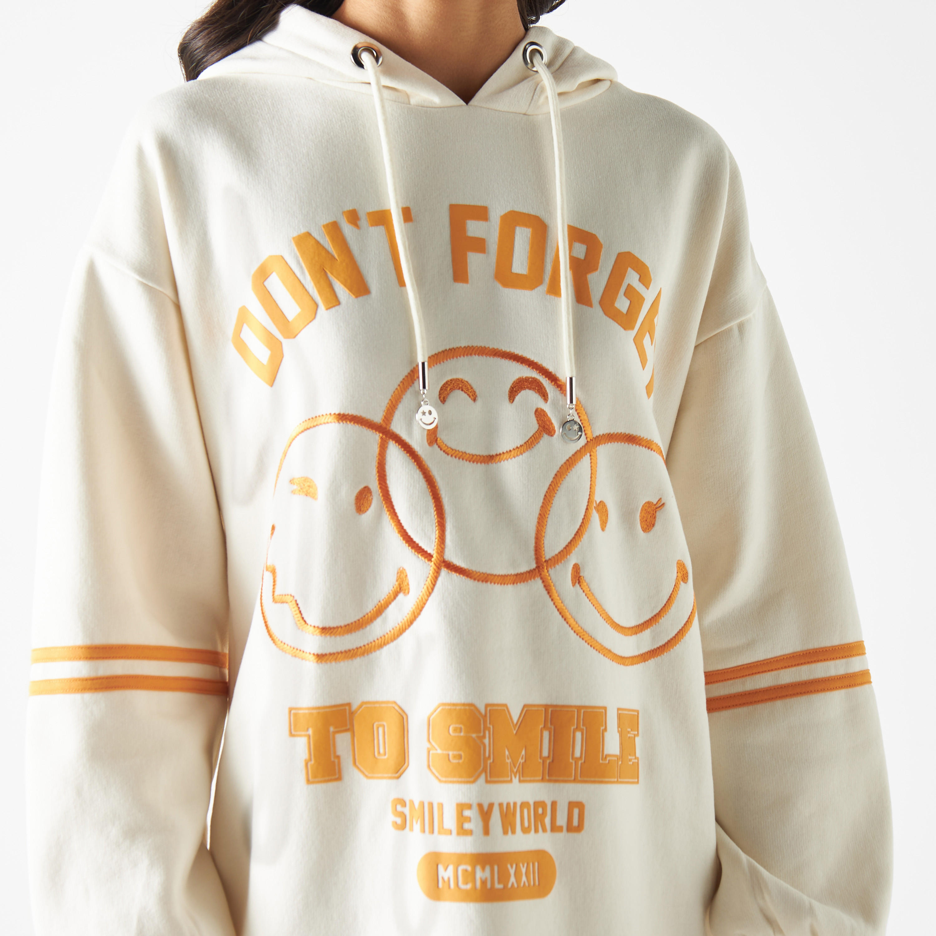 فستان كنزة بقبّعة وأكمام طويلة وطبعات-women-winterwear-hoodiesandsweatshirts-hoodies-image-4