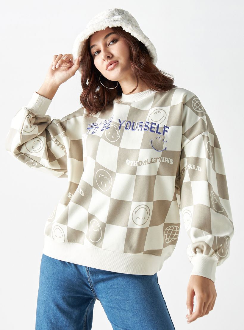سويت شيرت مطرّز مقاس واسع كاروهات-women-winterwear-hoodiesandsweatshirts-sweatshirts-image-5