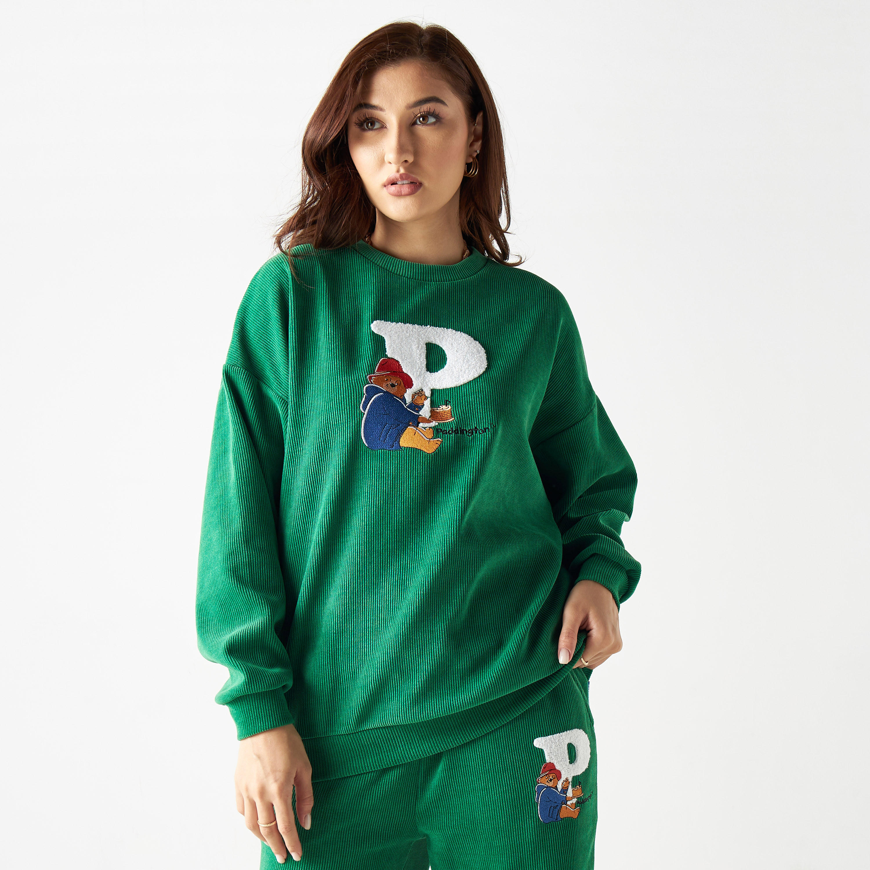 سويت شيرت كوردوراي بياقة ضيقة وأكمام بأكتاف منسدلة وزخارف-women-winterwear-hoodiesandsweatshirts-sweatshirts-image-1